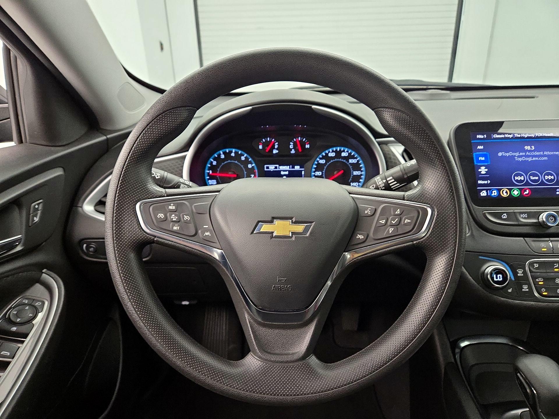 Thumbnail: 2023 Chevrolet Malibu - 10