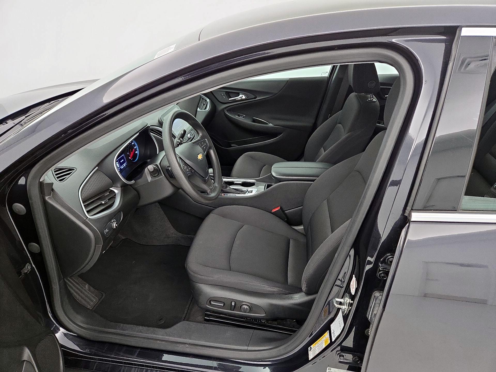 Thumbnail: 2023 Chevrolet Malibu - 11