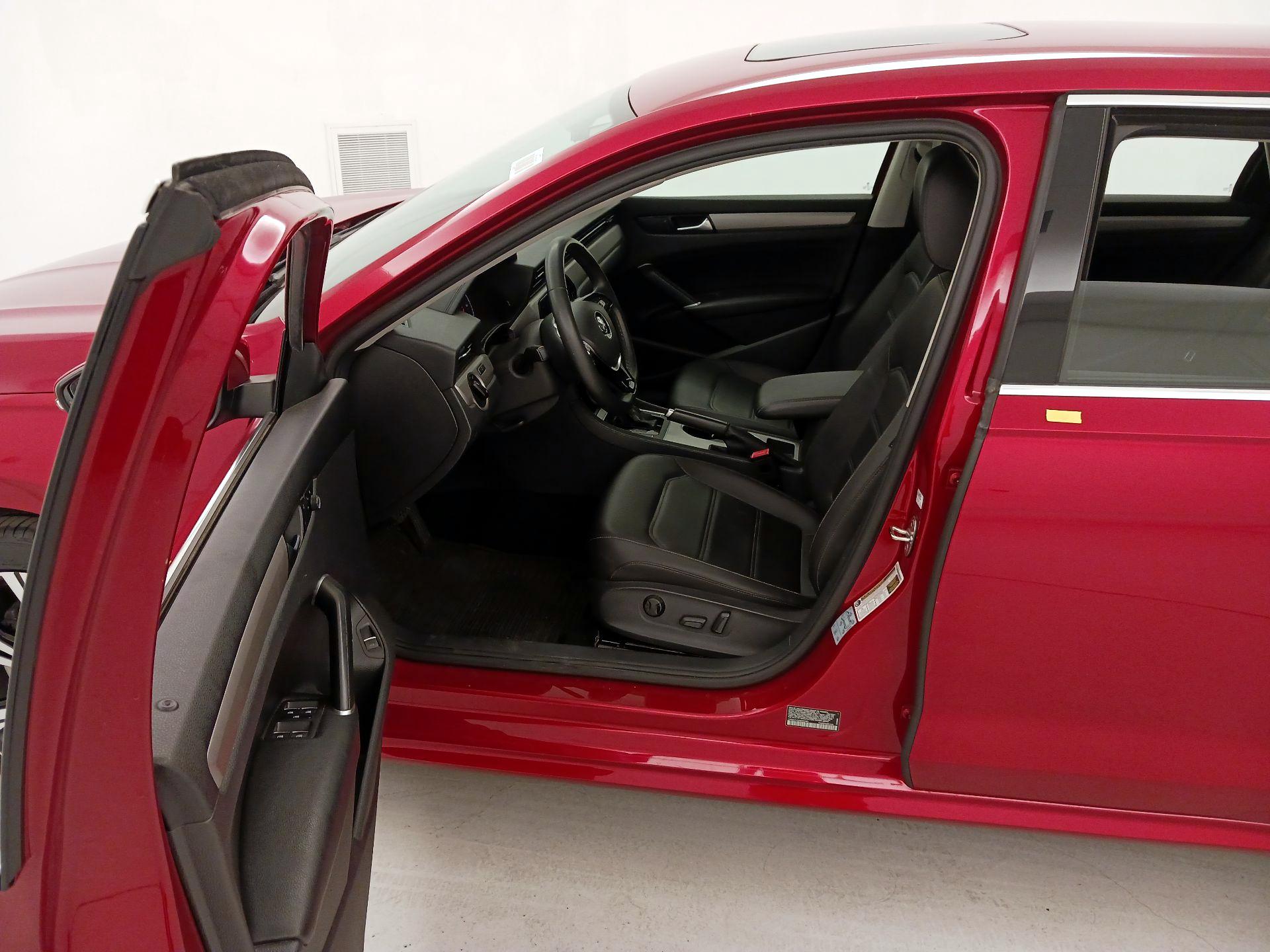 Thumbnail: 2022 Volkswagen Passat - 11