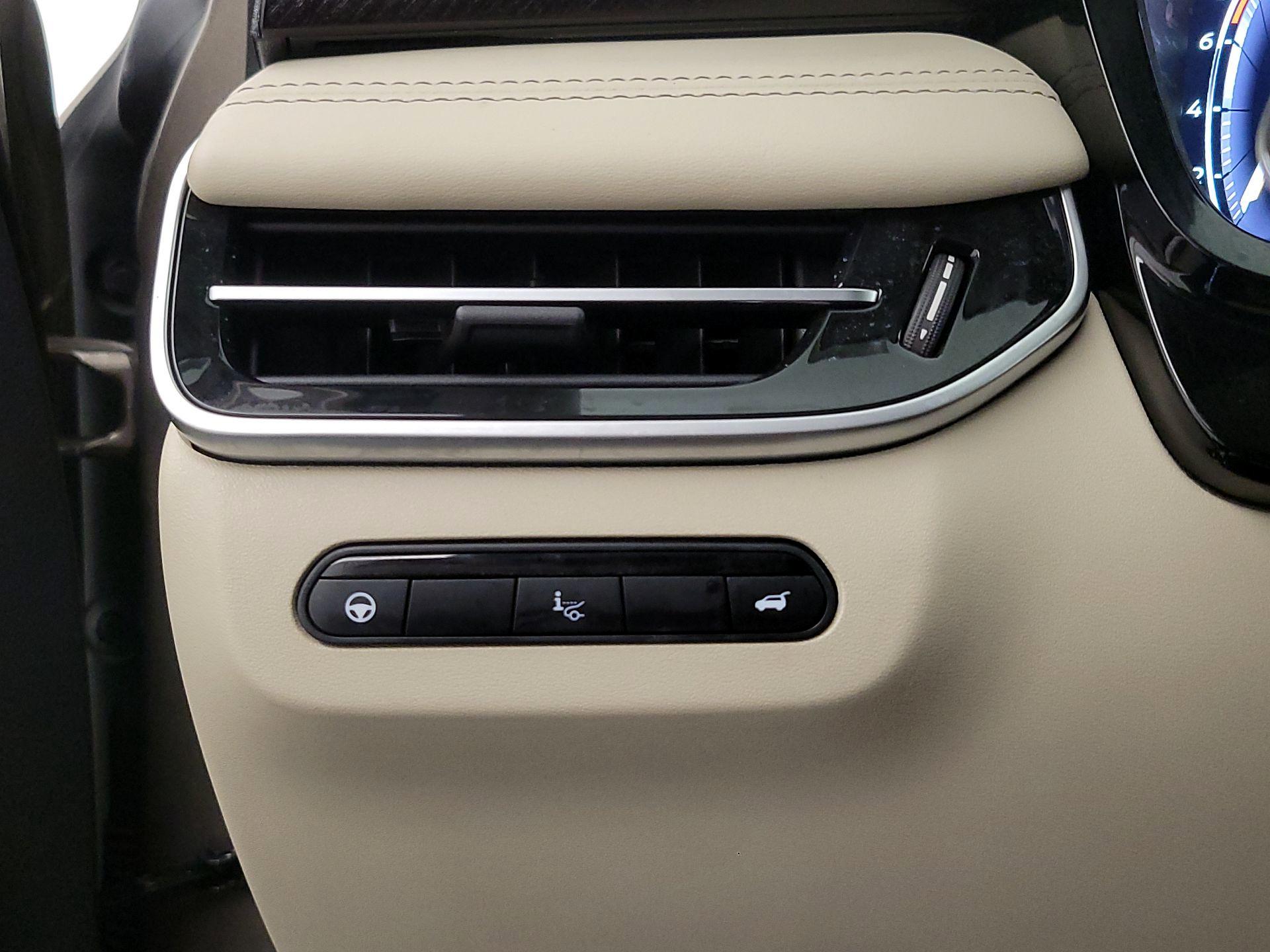 Thumbnail: 2023 INFINITI QX60 - 13