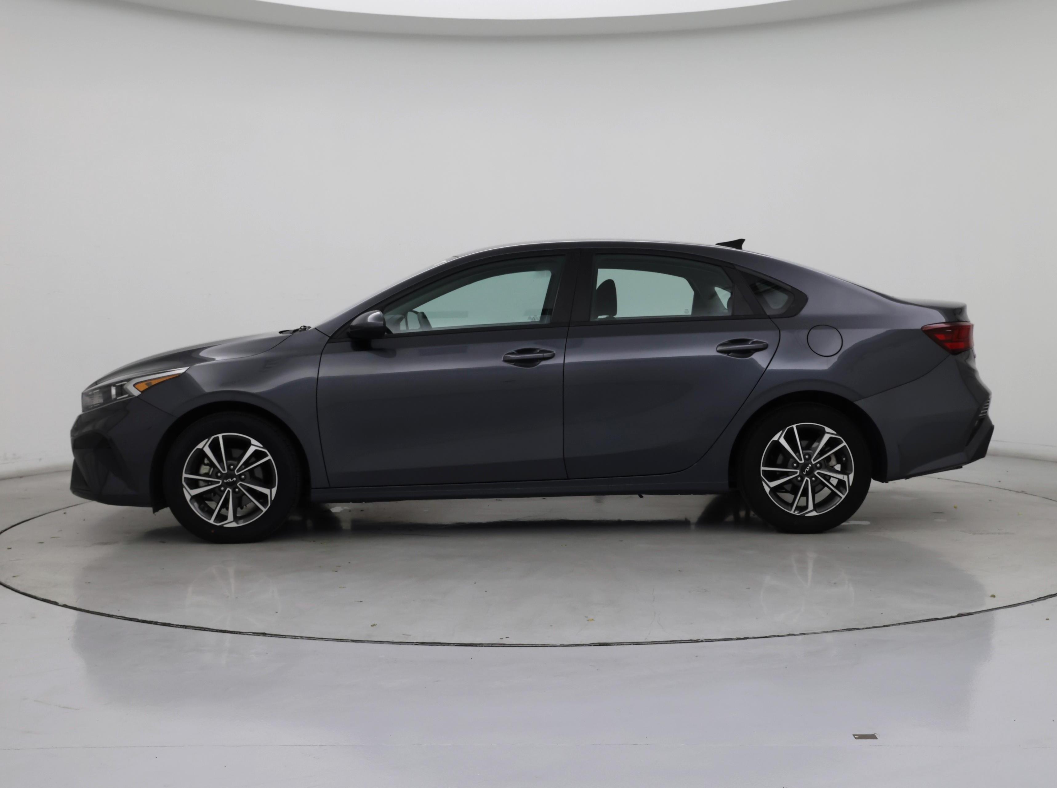 Thumbnail: 2023 Kia Forte - 3