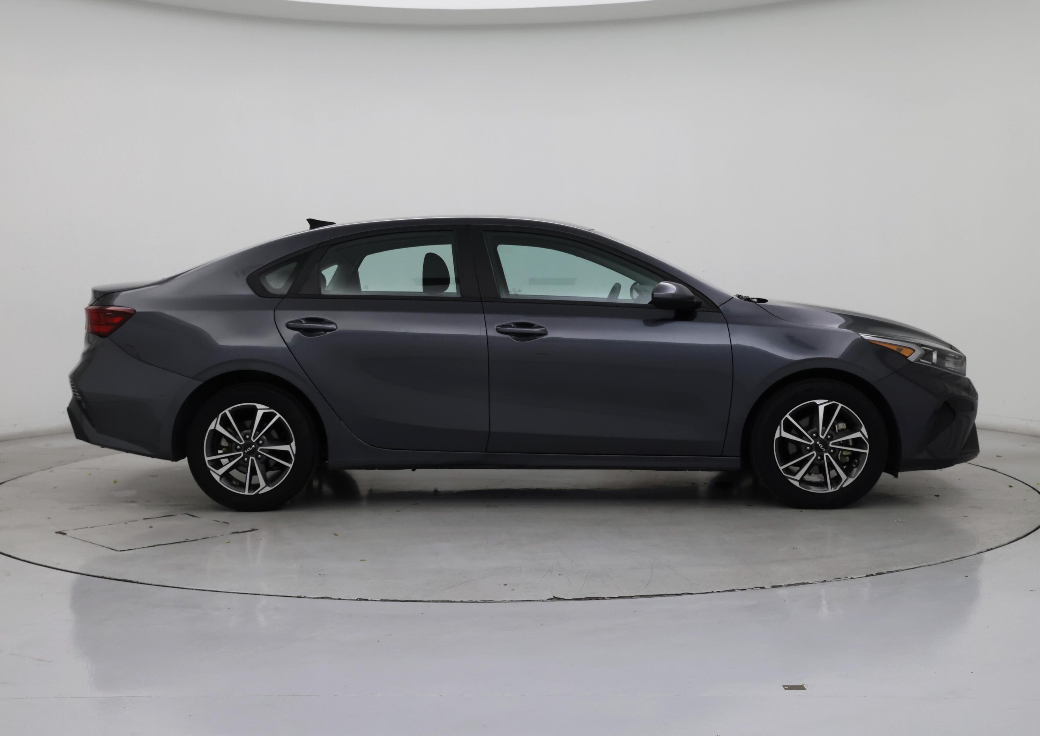 Thumbnail: 2023 Kia Forte - 7