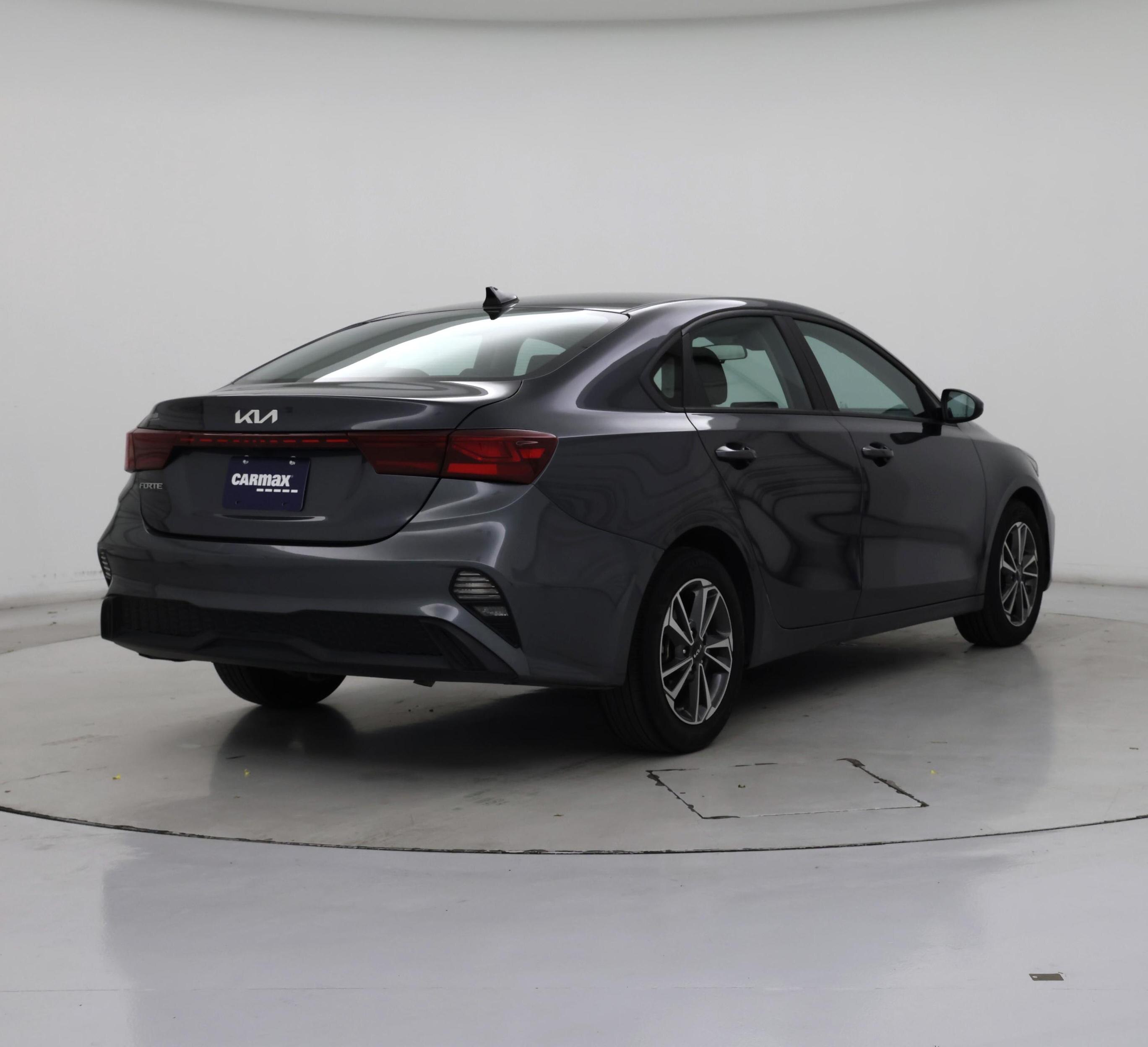 Thumbnail: 2023 Kia Forte - 8