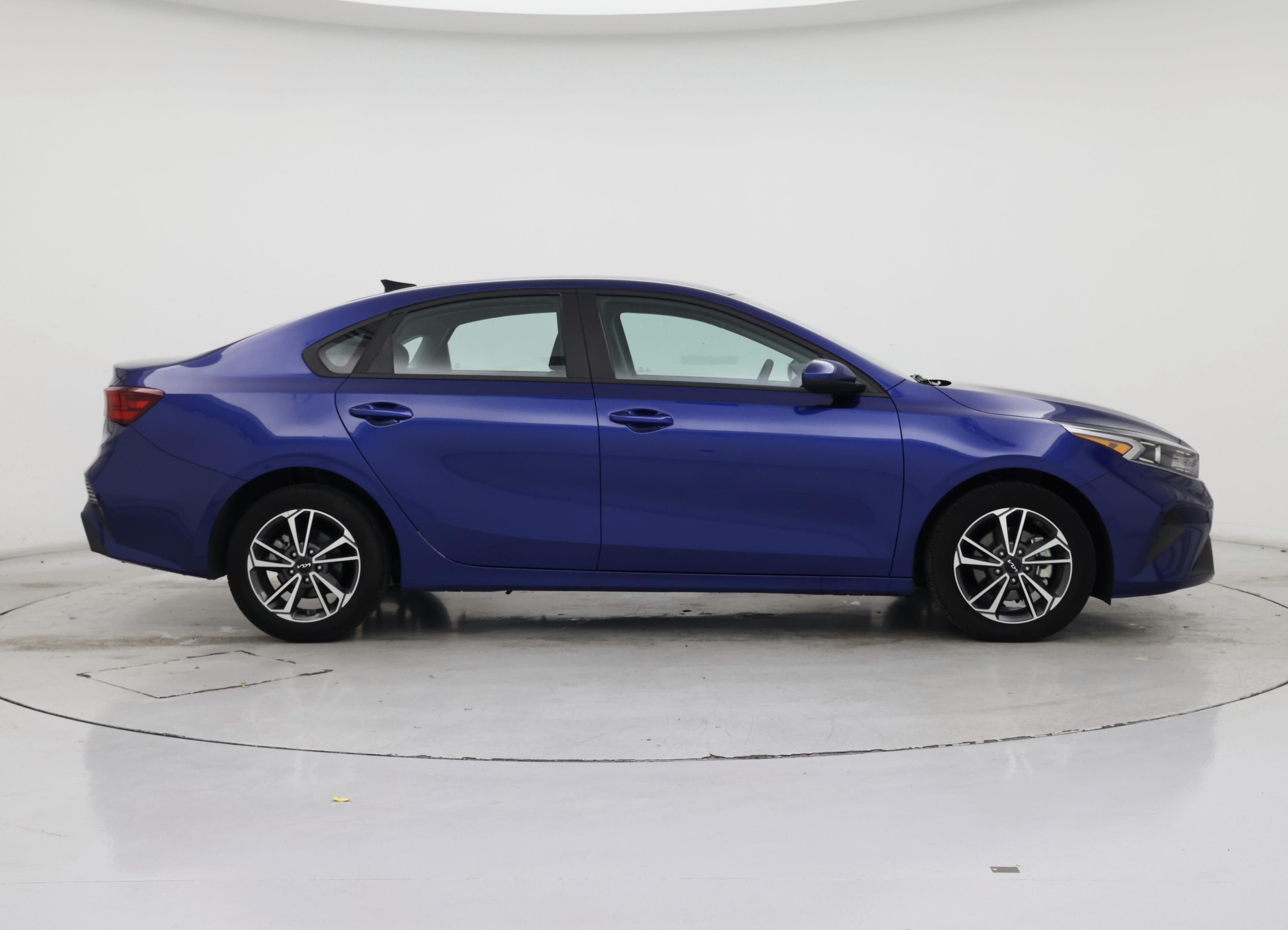 Thumbnail: 2023 Kia Forte - 7