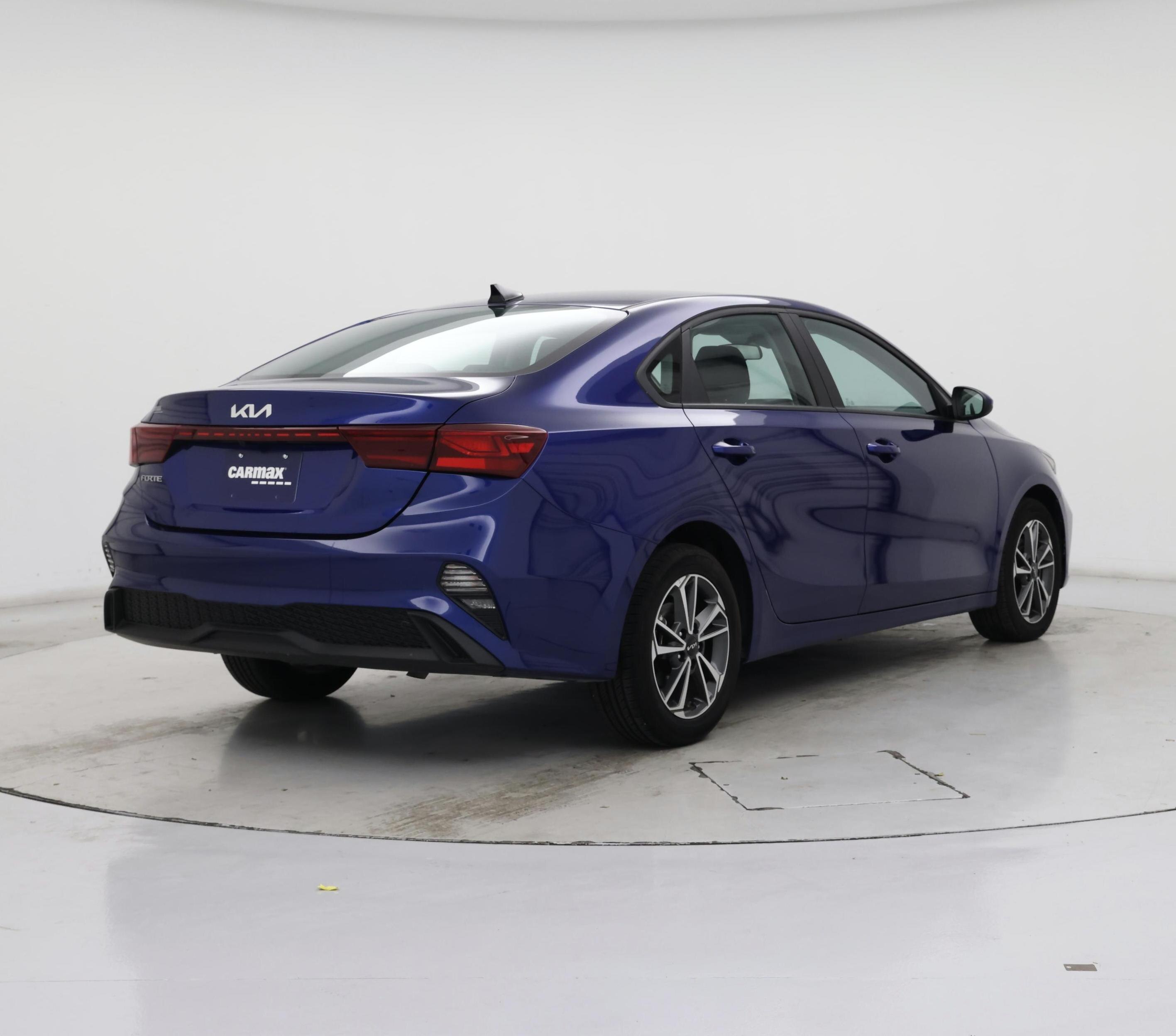 Thumbnail: 2023 Kia Forte - 8