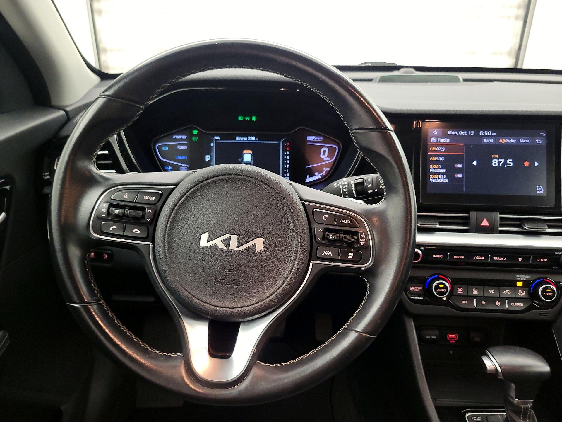 Thumbnail: 2022 Kia Niro - 10