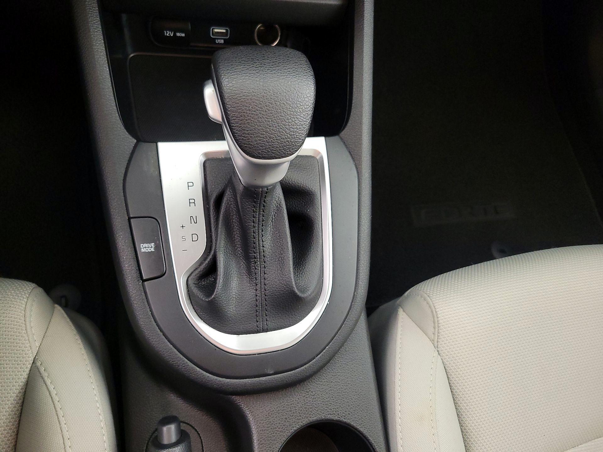 Thumbnail: 2023 Kia Forte - 17