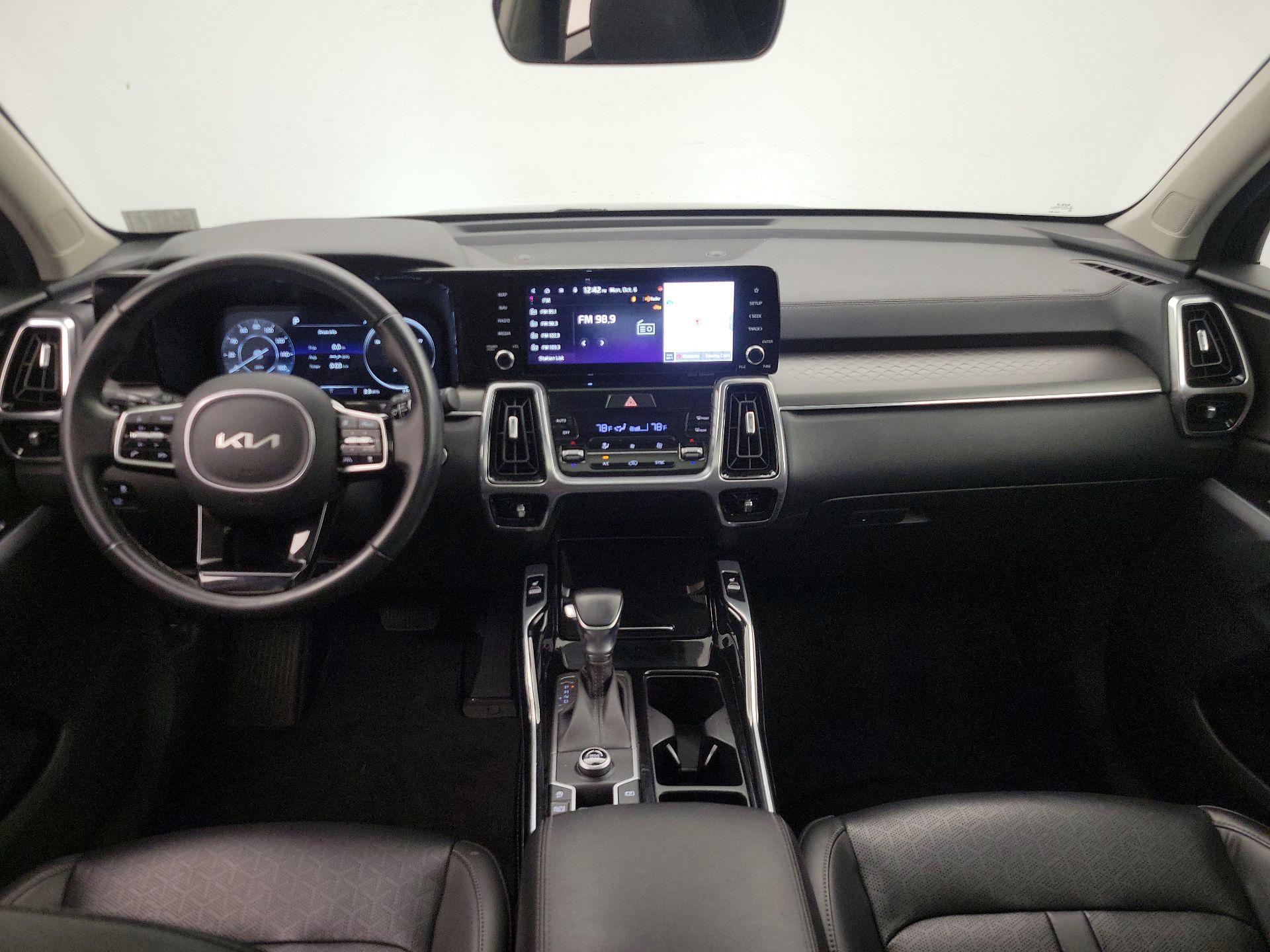 Thumbnail: 2023 Kia Sorento - 9