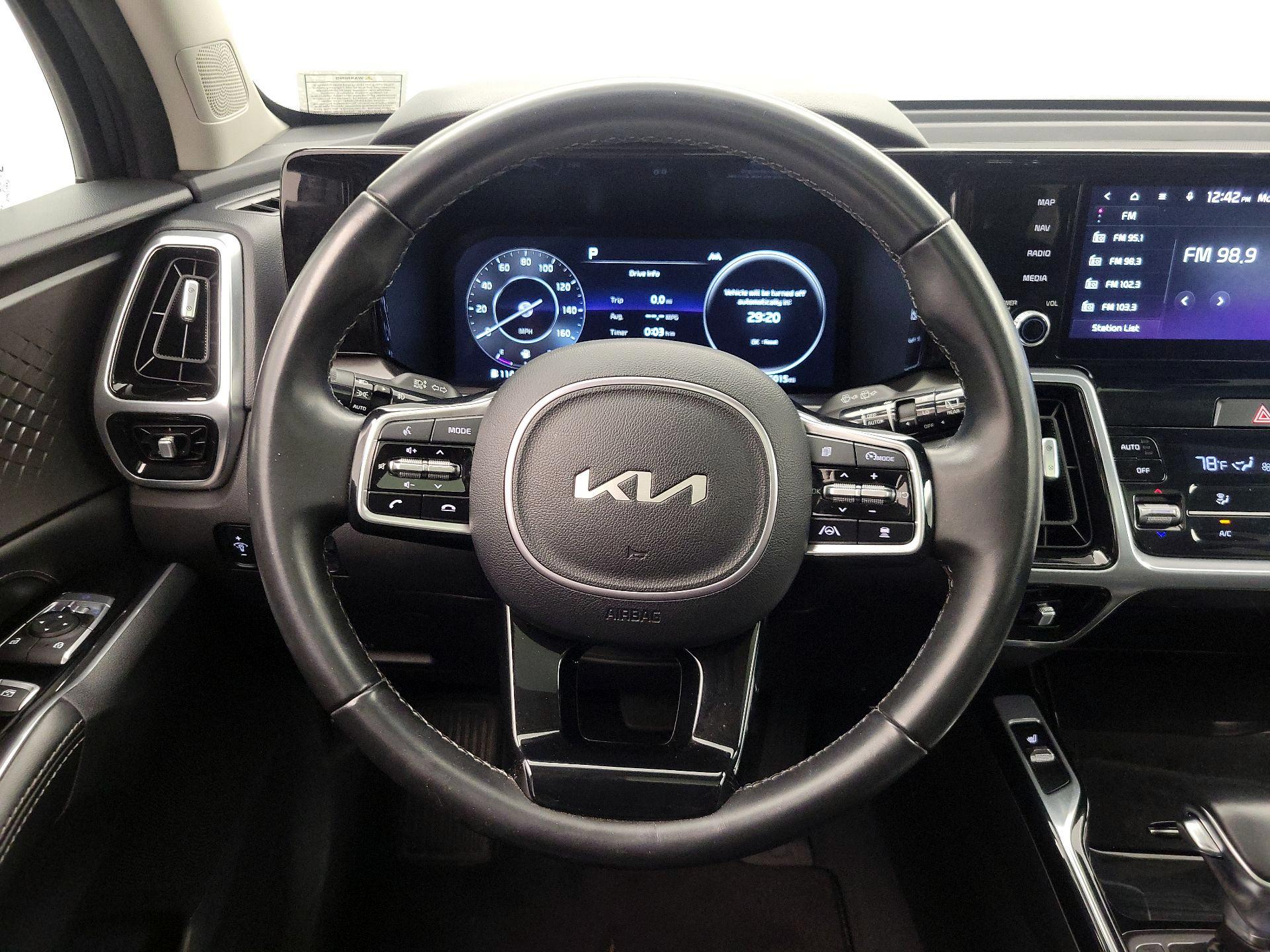 Thumbnail: 2023 Kia Sorento - 10