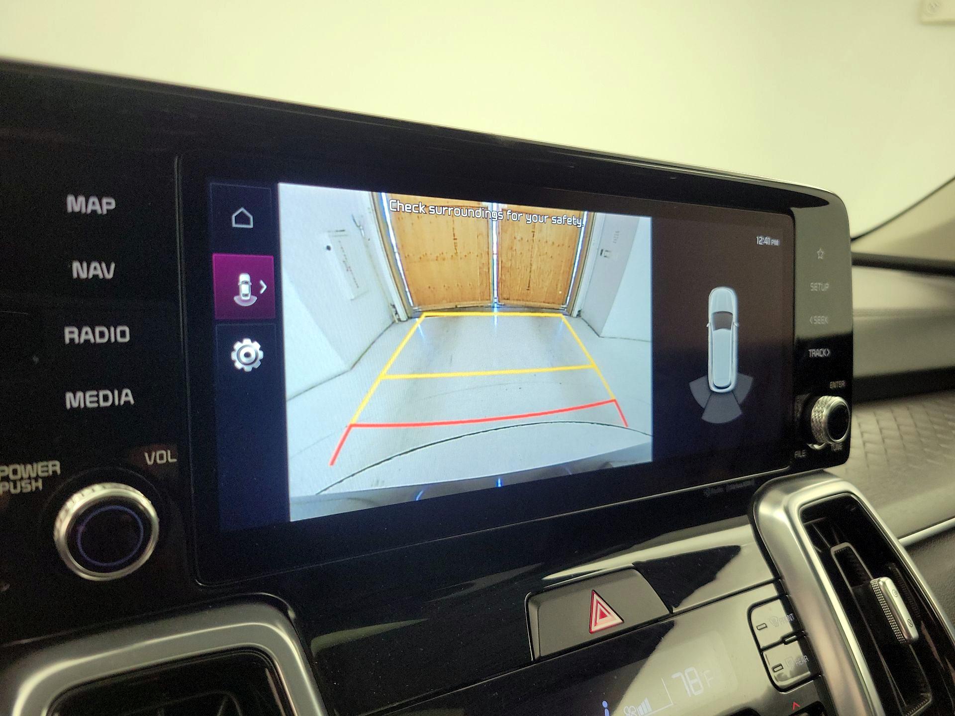 Thumbnail: 2023 Kia Sorento - 15