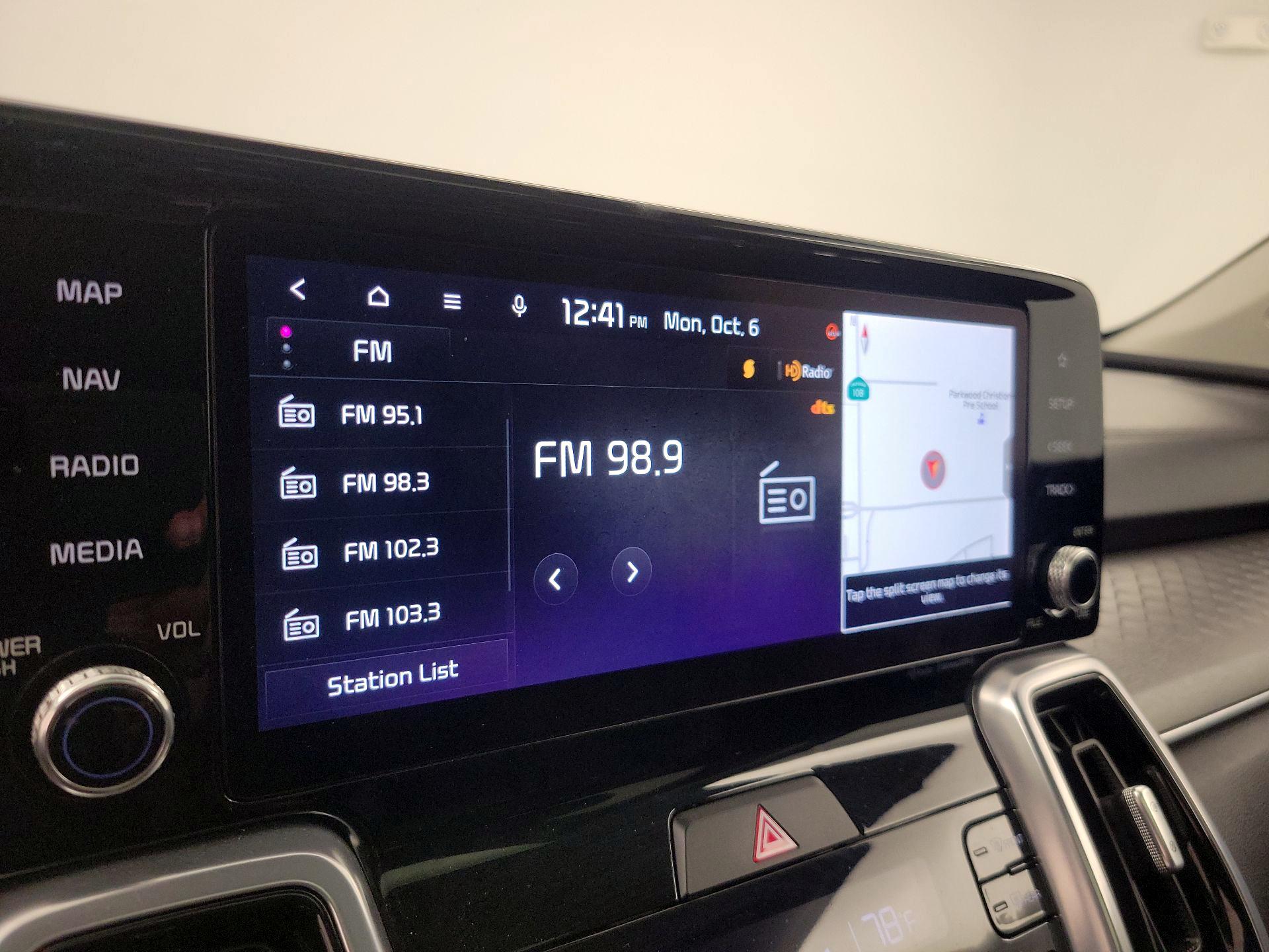 Thumbnail: 2023 Kia Sorento - 16