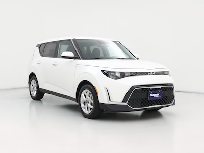 White 2023 Kia Soul LX