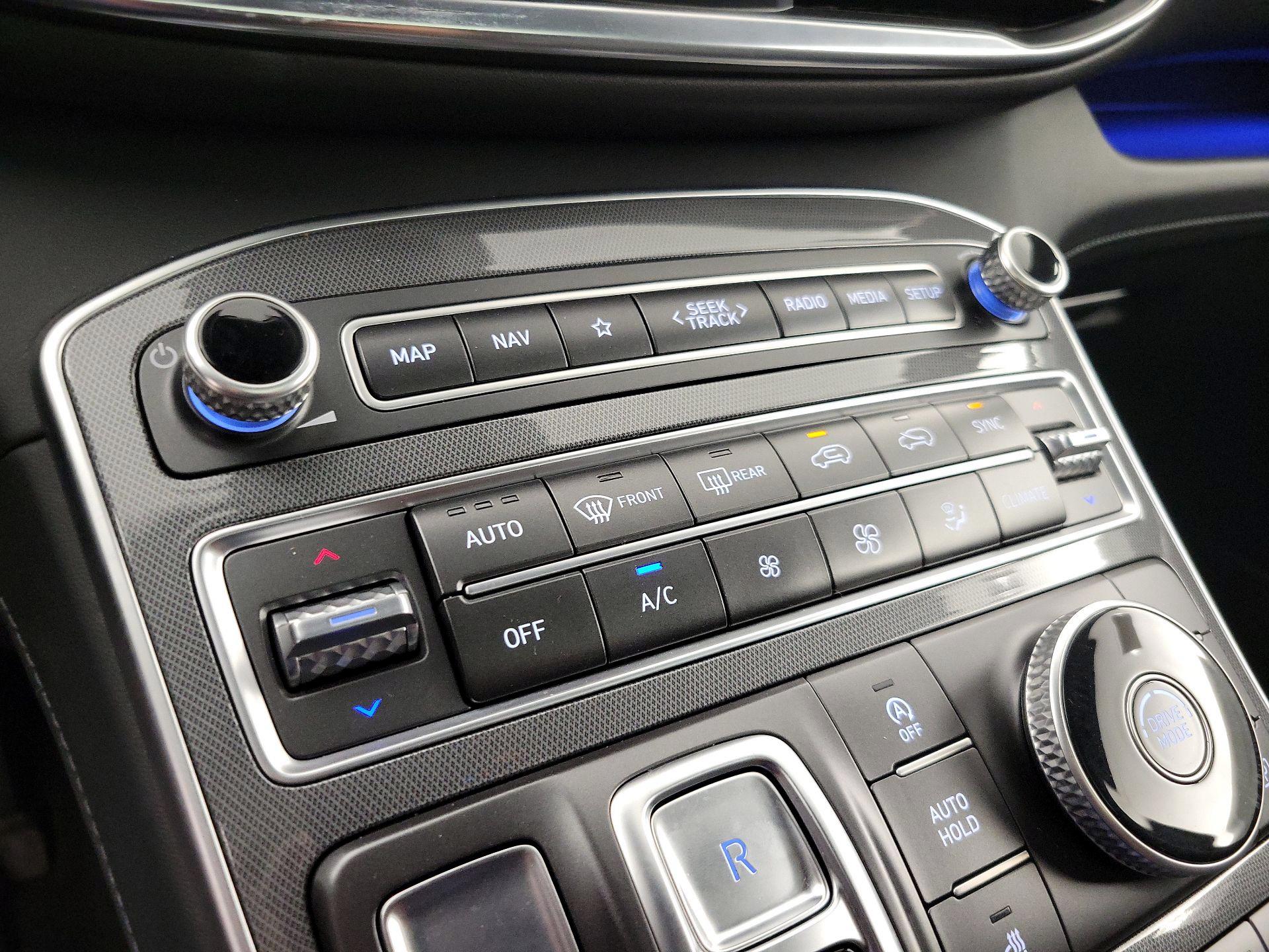 Thumbnail: 2022 Hyundai Santa Fe - 17