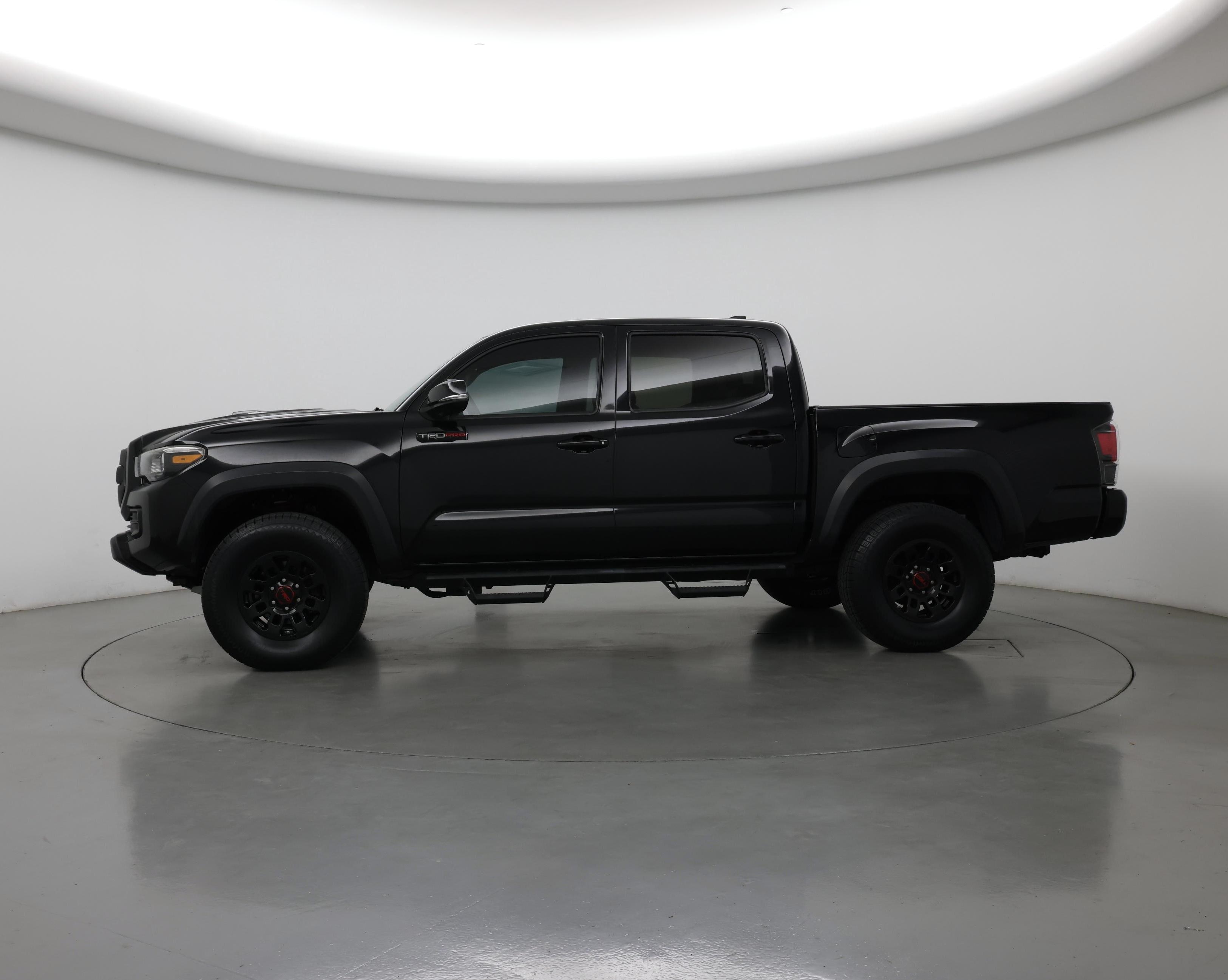 Thumbnail: 2018 Toyota Tacoma - 3