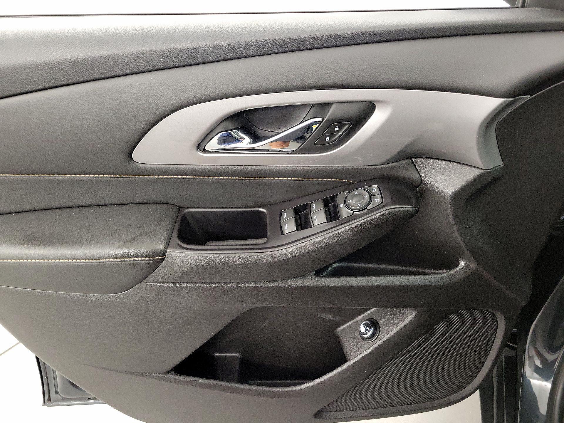 Thumbnail: 2018 Chevrolet Traverse - 12