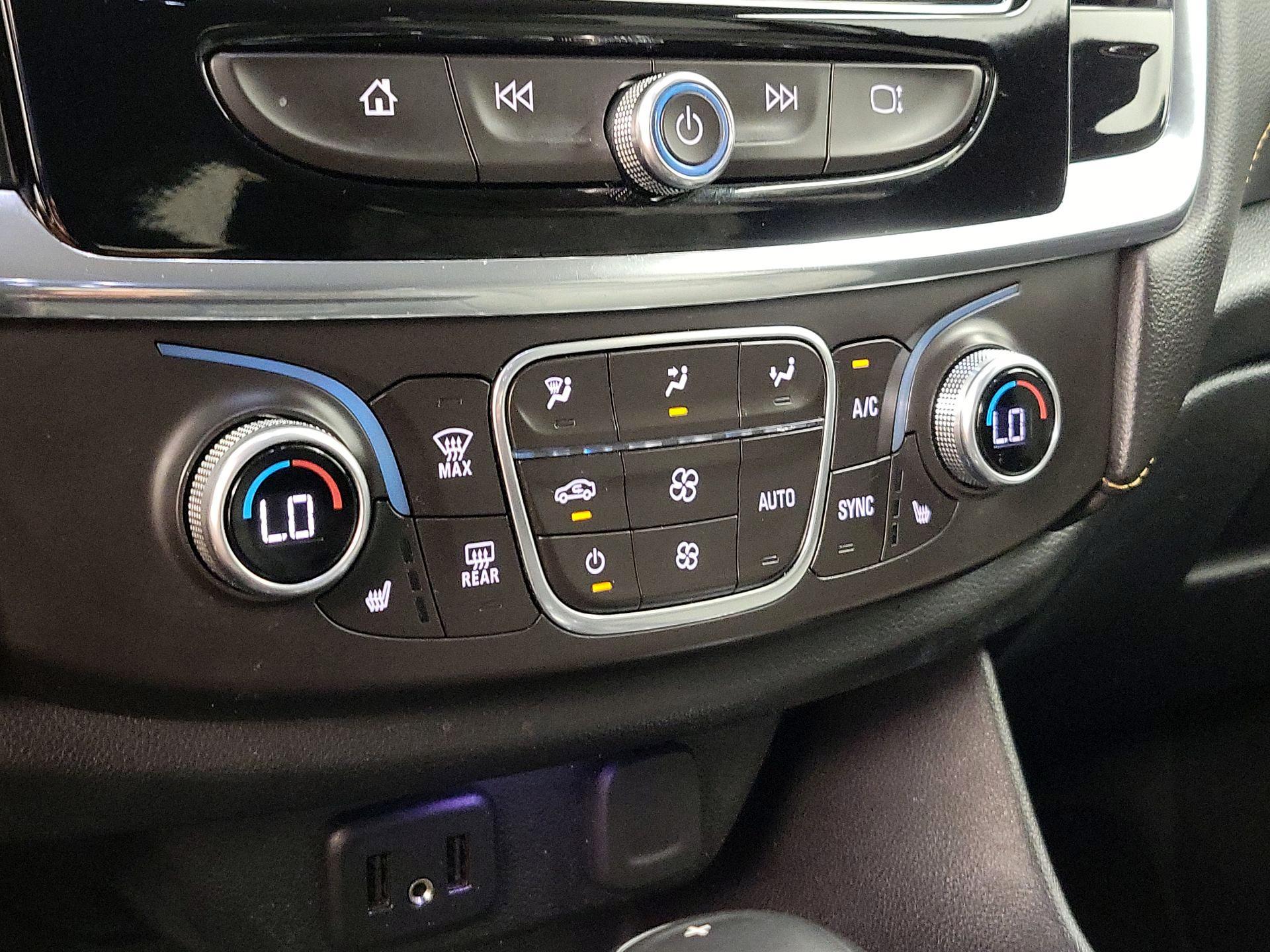 Thumbnail: 2018 Chevrolet Traverse - 16