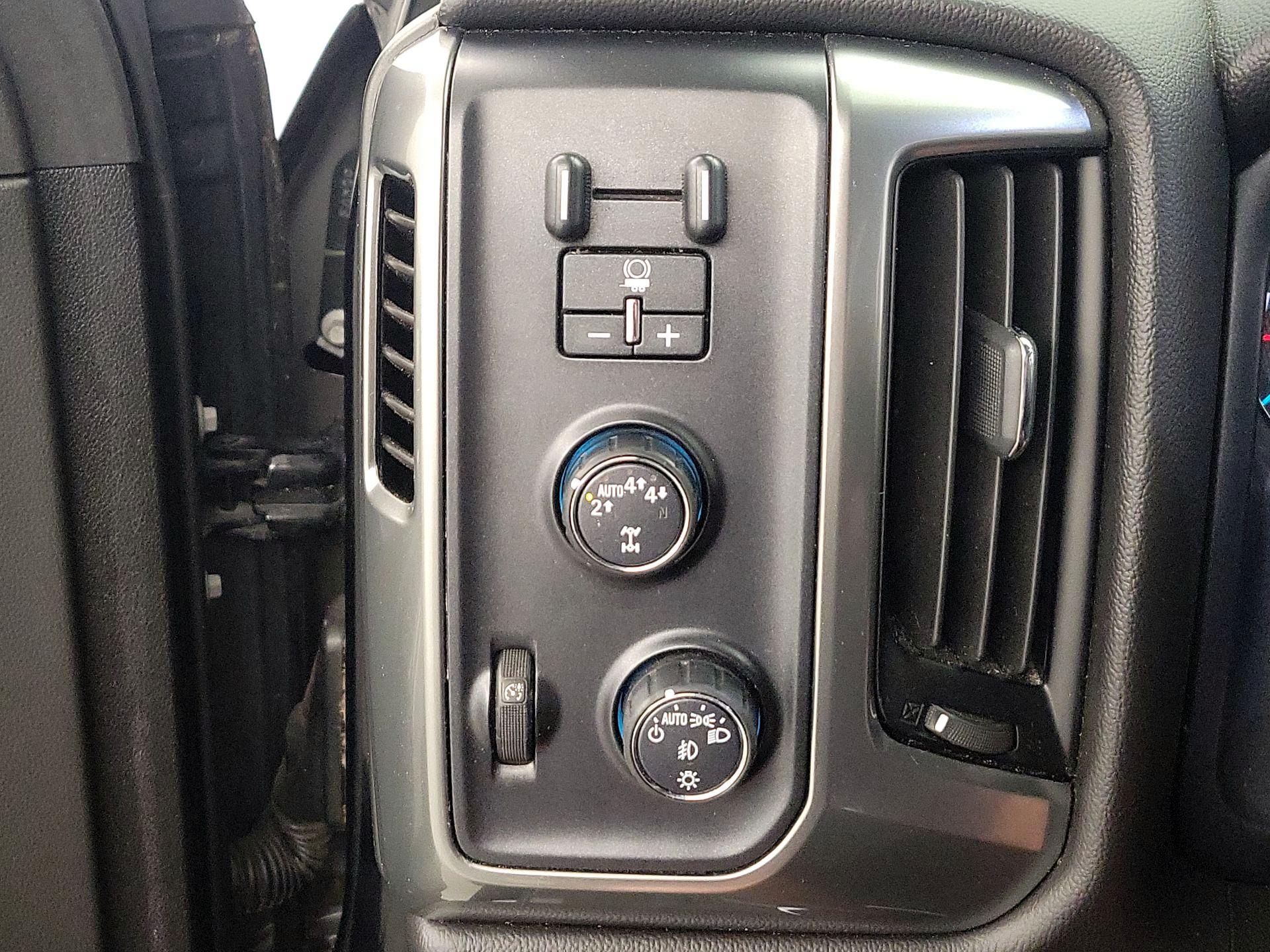 Thumbnail: 2019 Chevrolet Silverado 1500 - 13