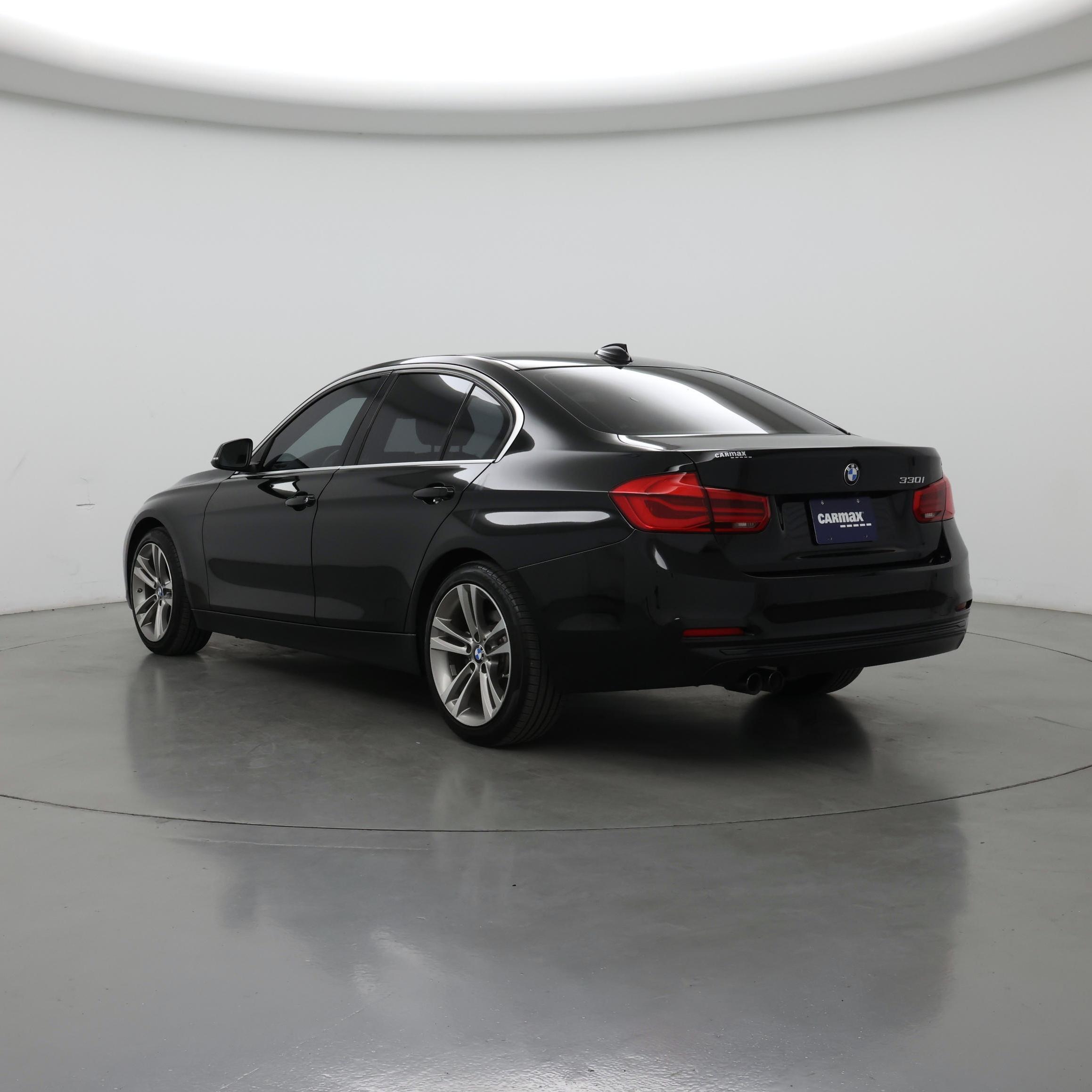 Thumbnail: 2017 BMW 3 Series - 2