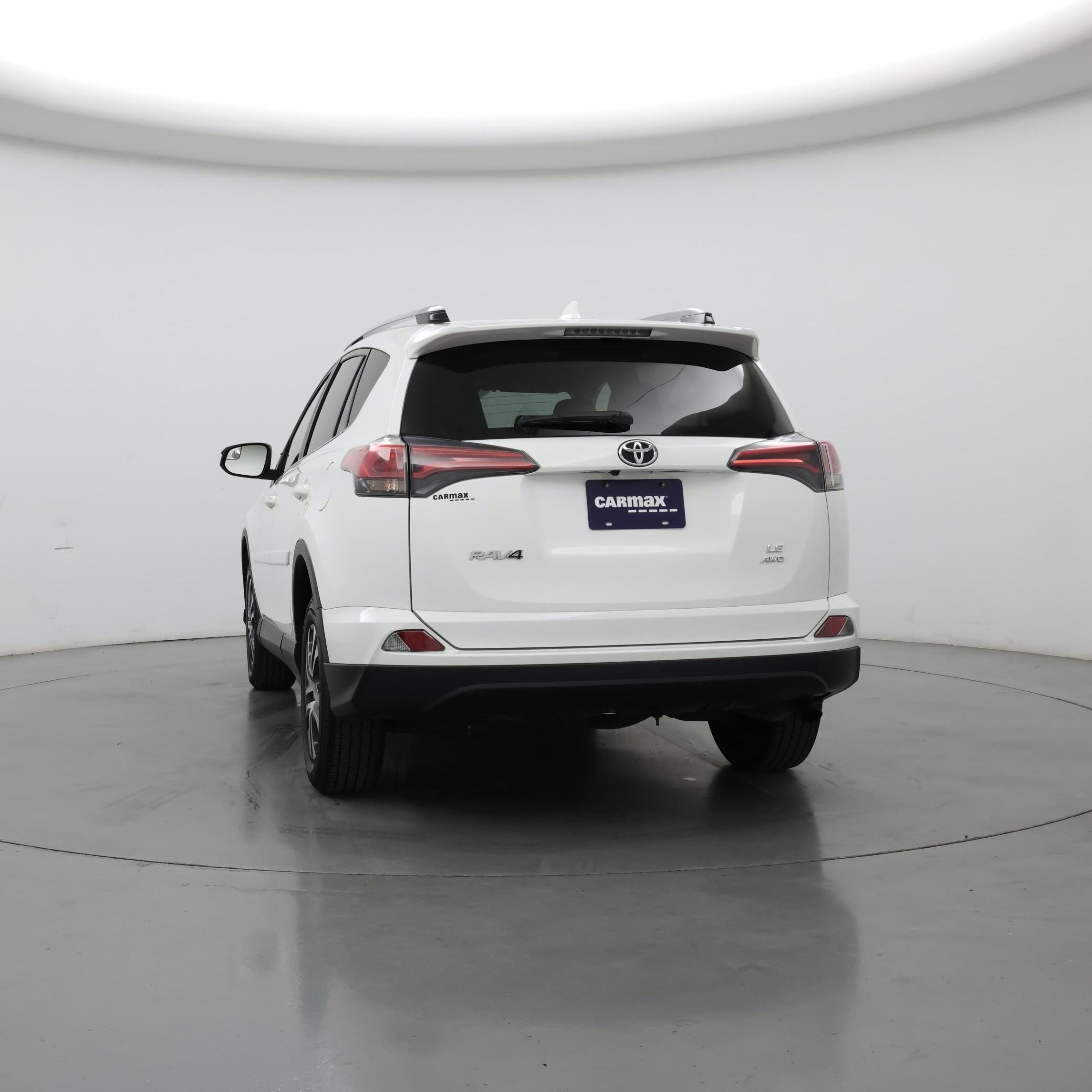 Thumbnail: 2017 Toyota RAV4 - 6