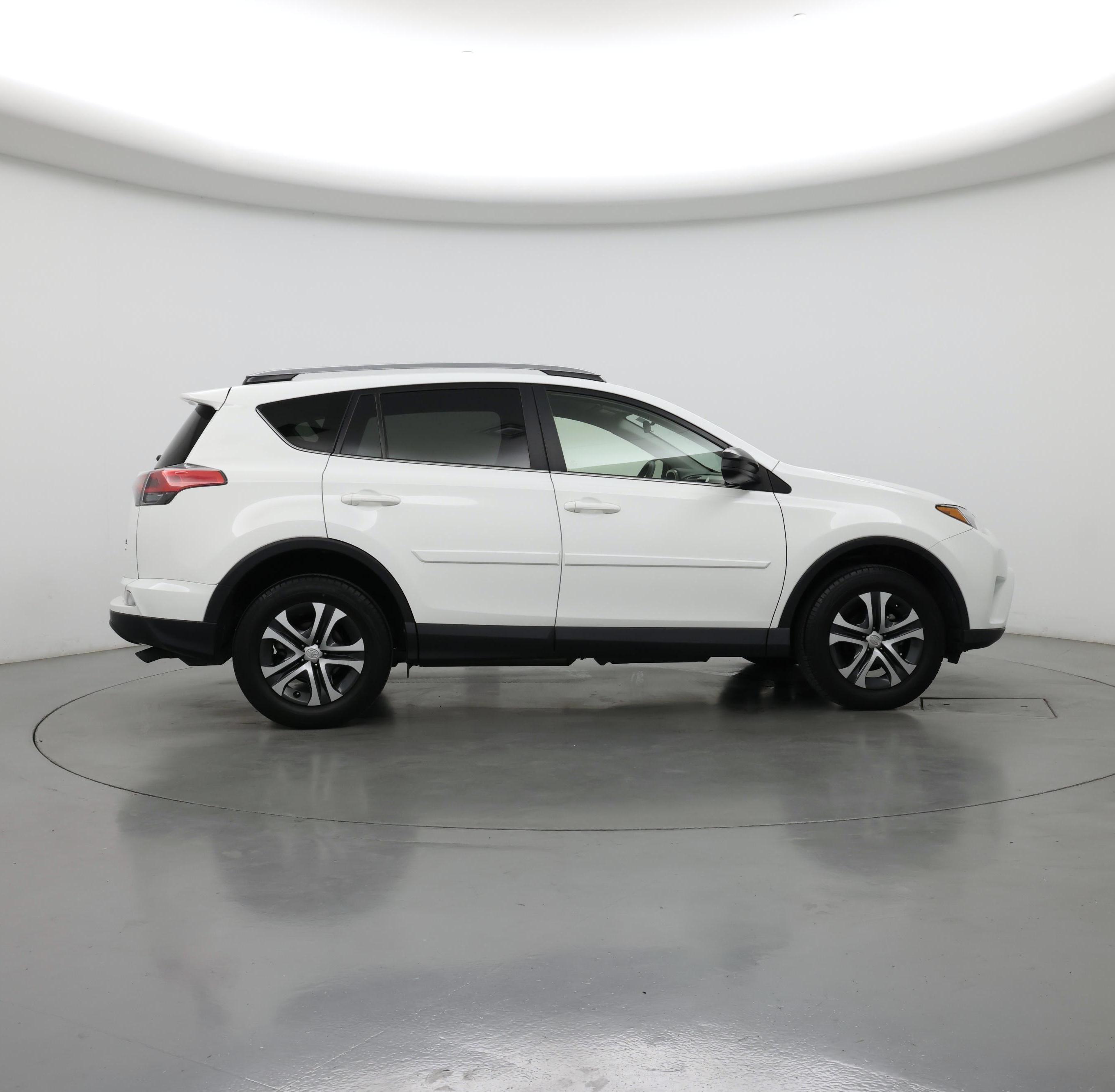 Thumbnail: 2017 Toyota RAV4 - 7