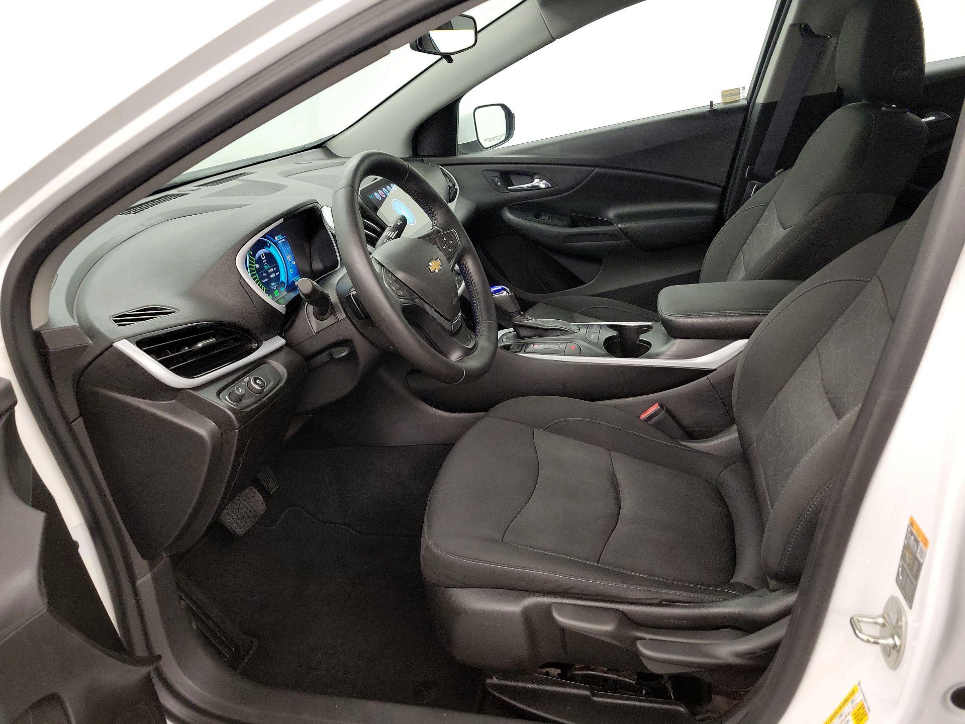 Thumbnail: 2017 Chevrolet Volt - 11