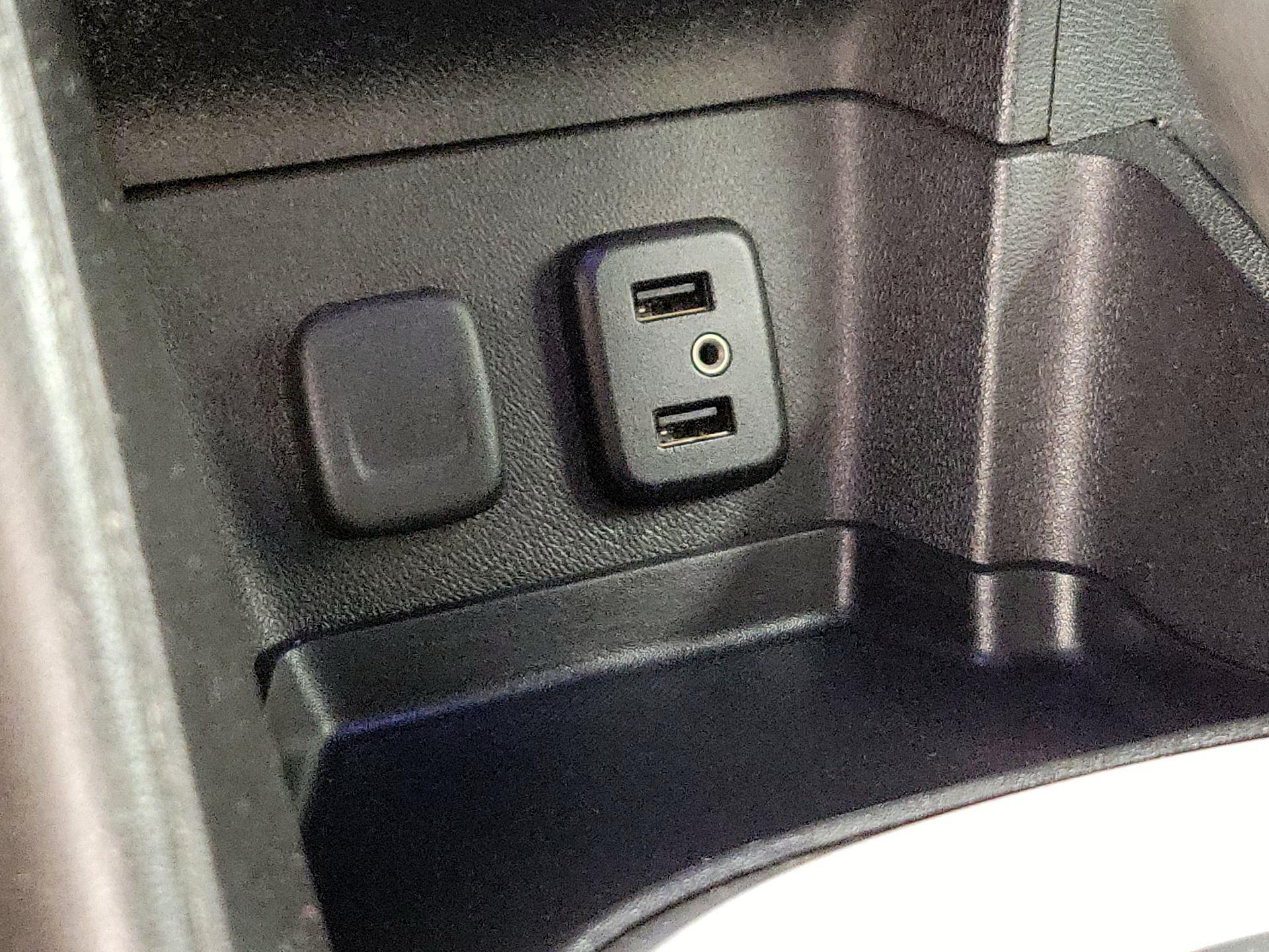 Thumbnail: 2017 Chevrolet Volt - 18
