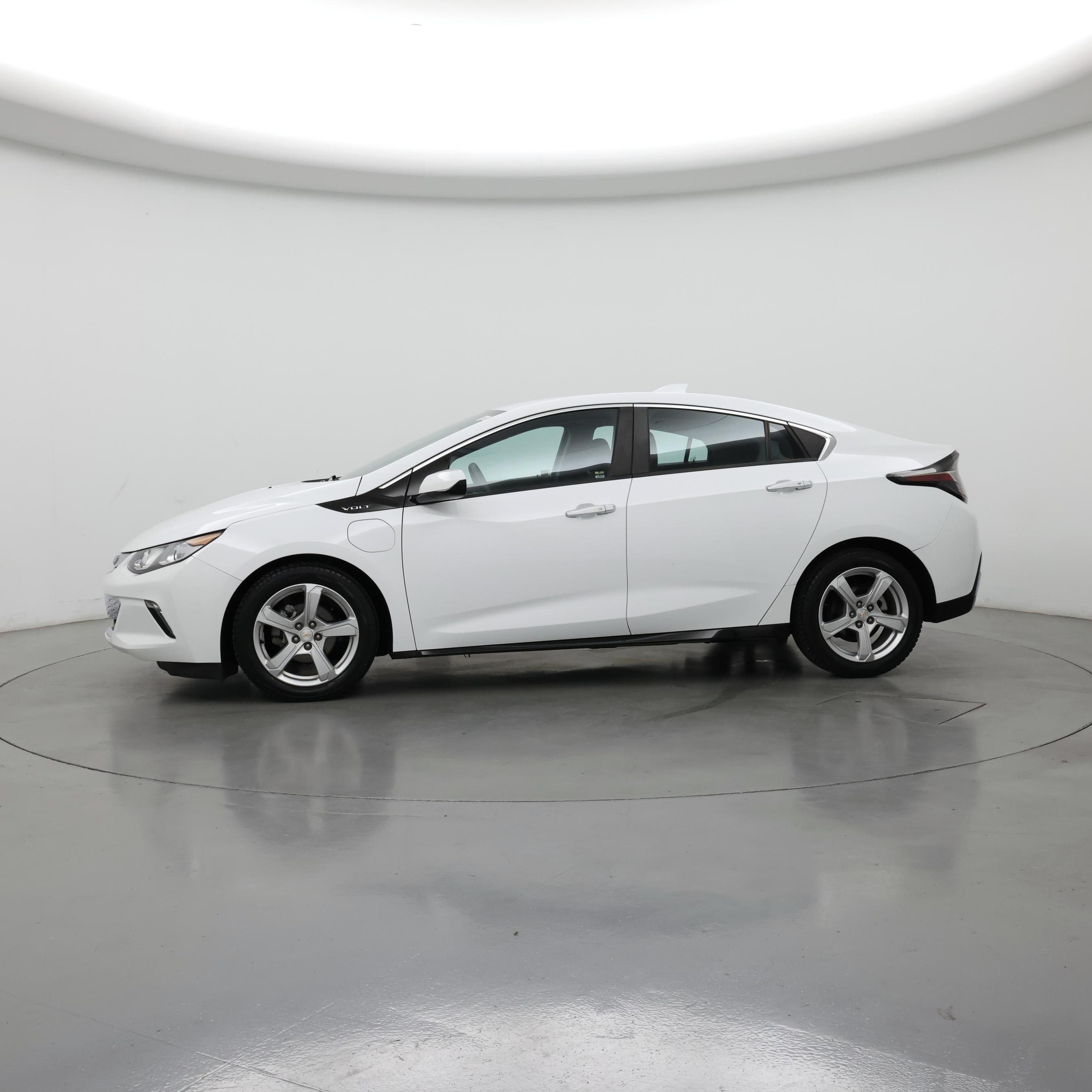 Thumbnail: 2017 Chevrolet Volt - 3