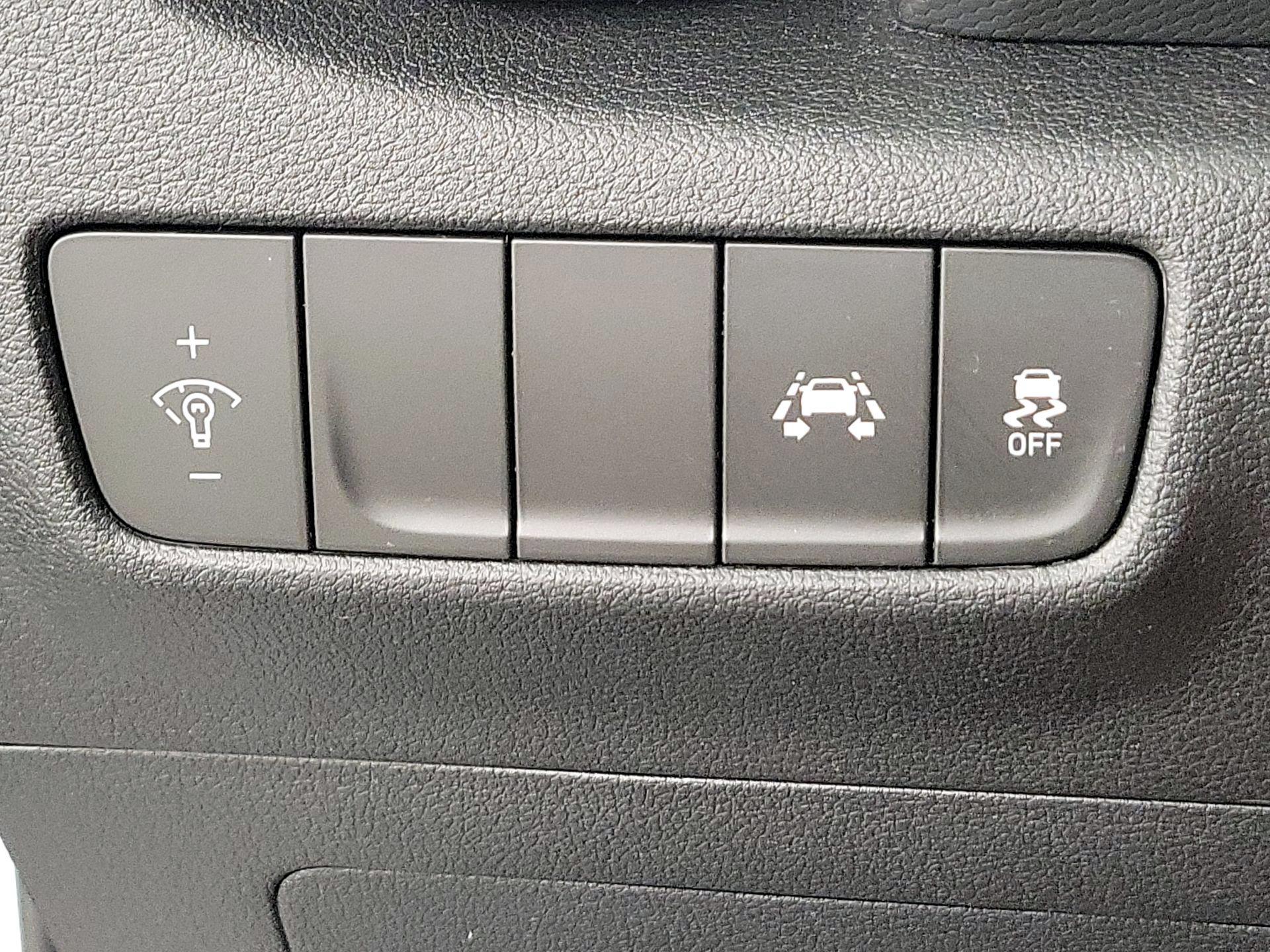 Thumbnail: 2019 Hyundai Kona - 13