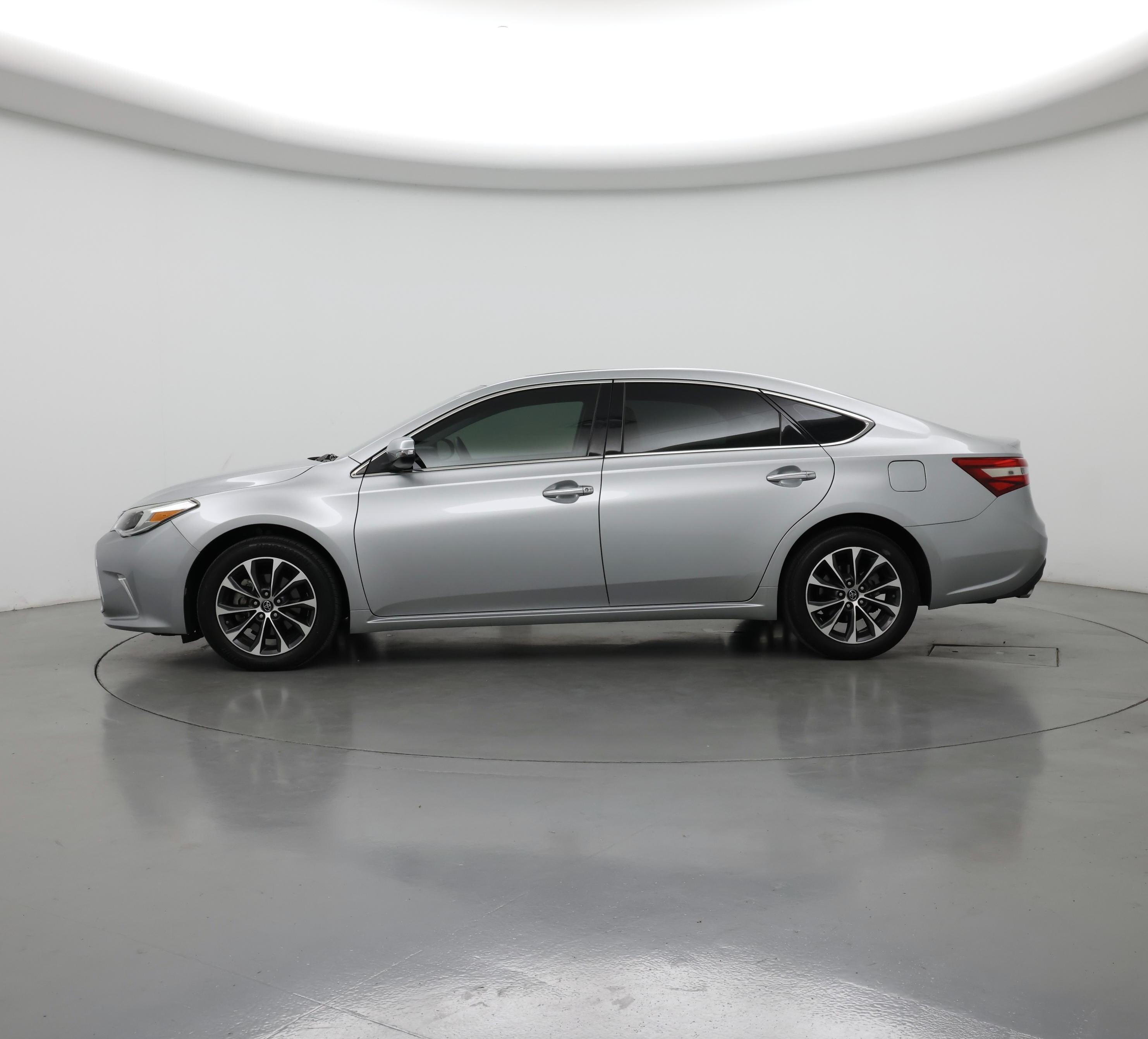 Thumbnail: 2016 Toyota Avalon - 3