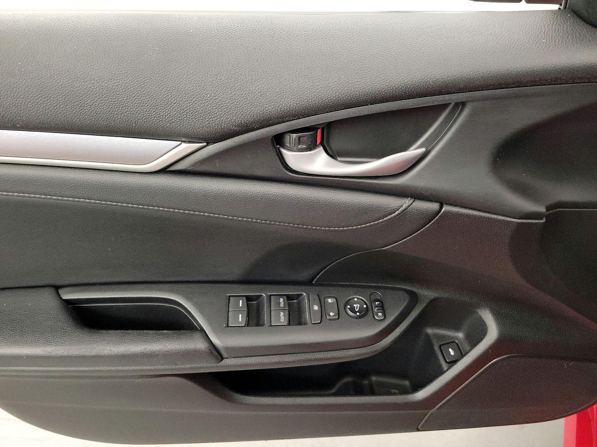 Thumbnail: 2016 Honda Civic - 12