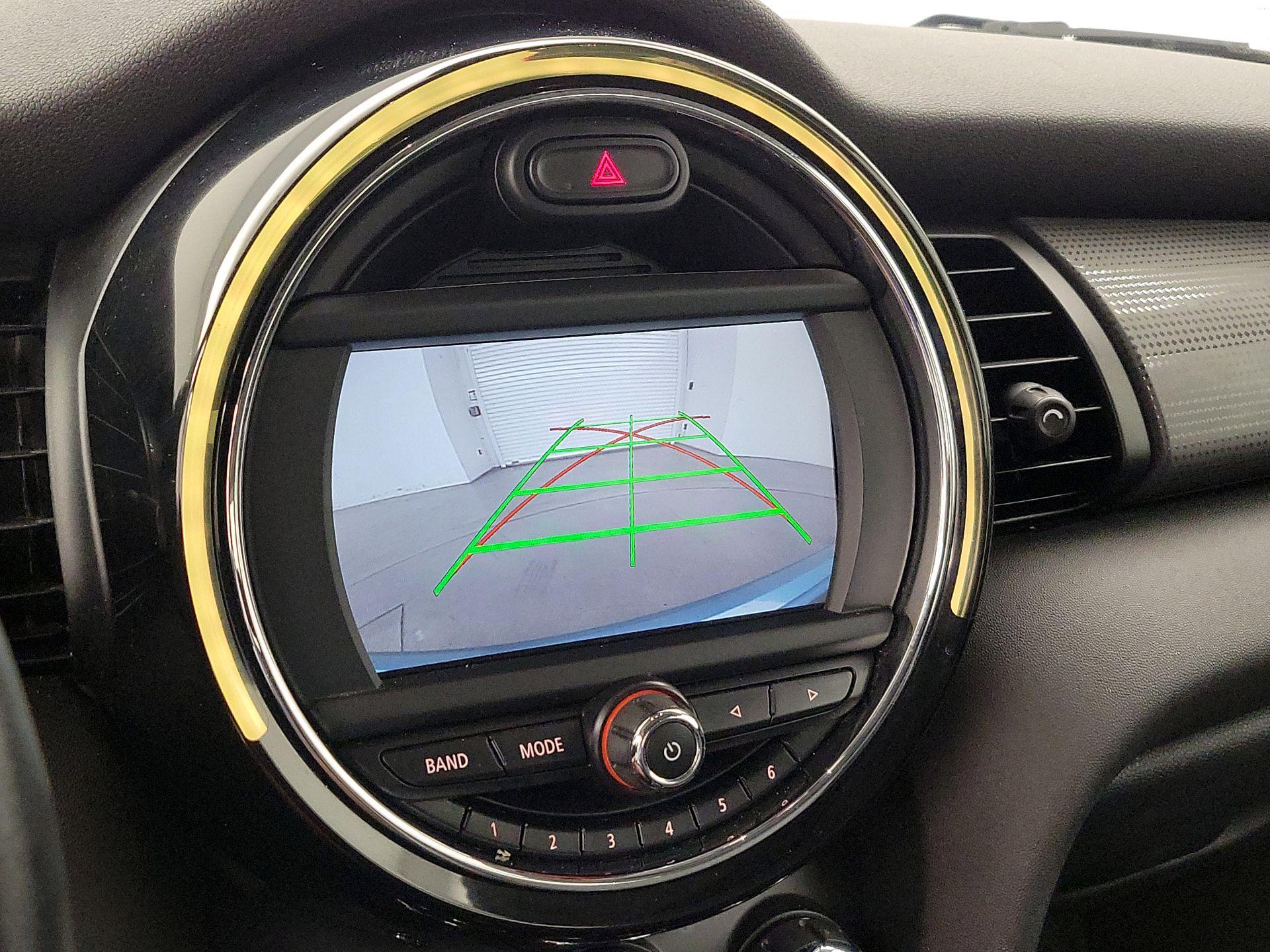 Thumbnail: 2015 MINI Cooper Hardtop - 14