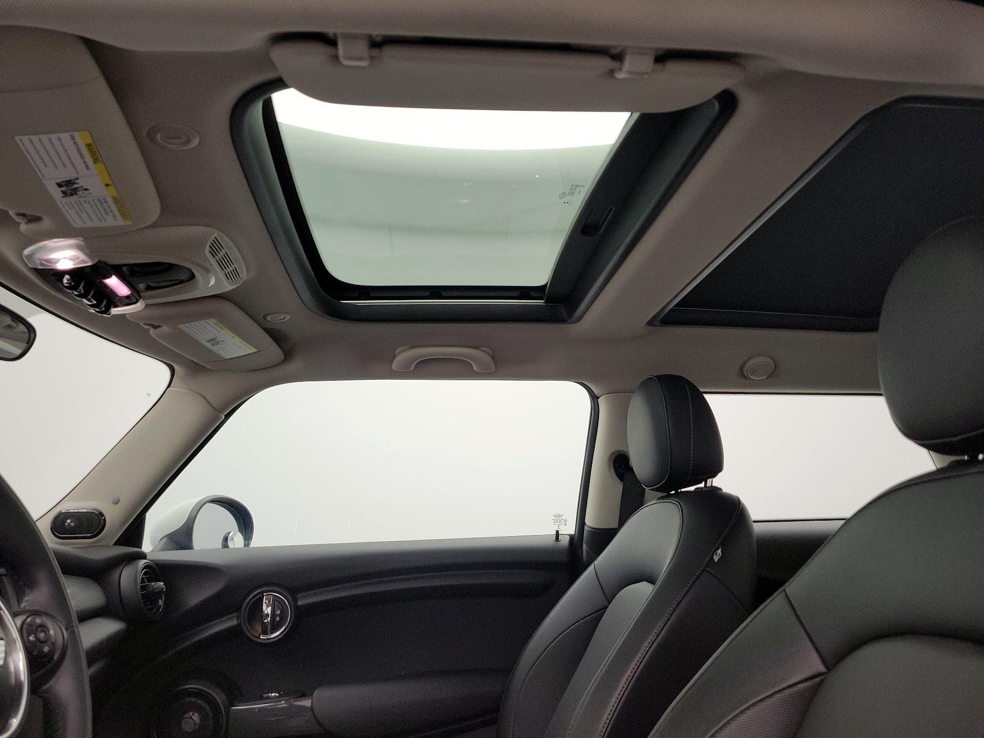 Thumbnail: 2015 MINI Cooper Hardtop - 19