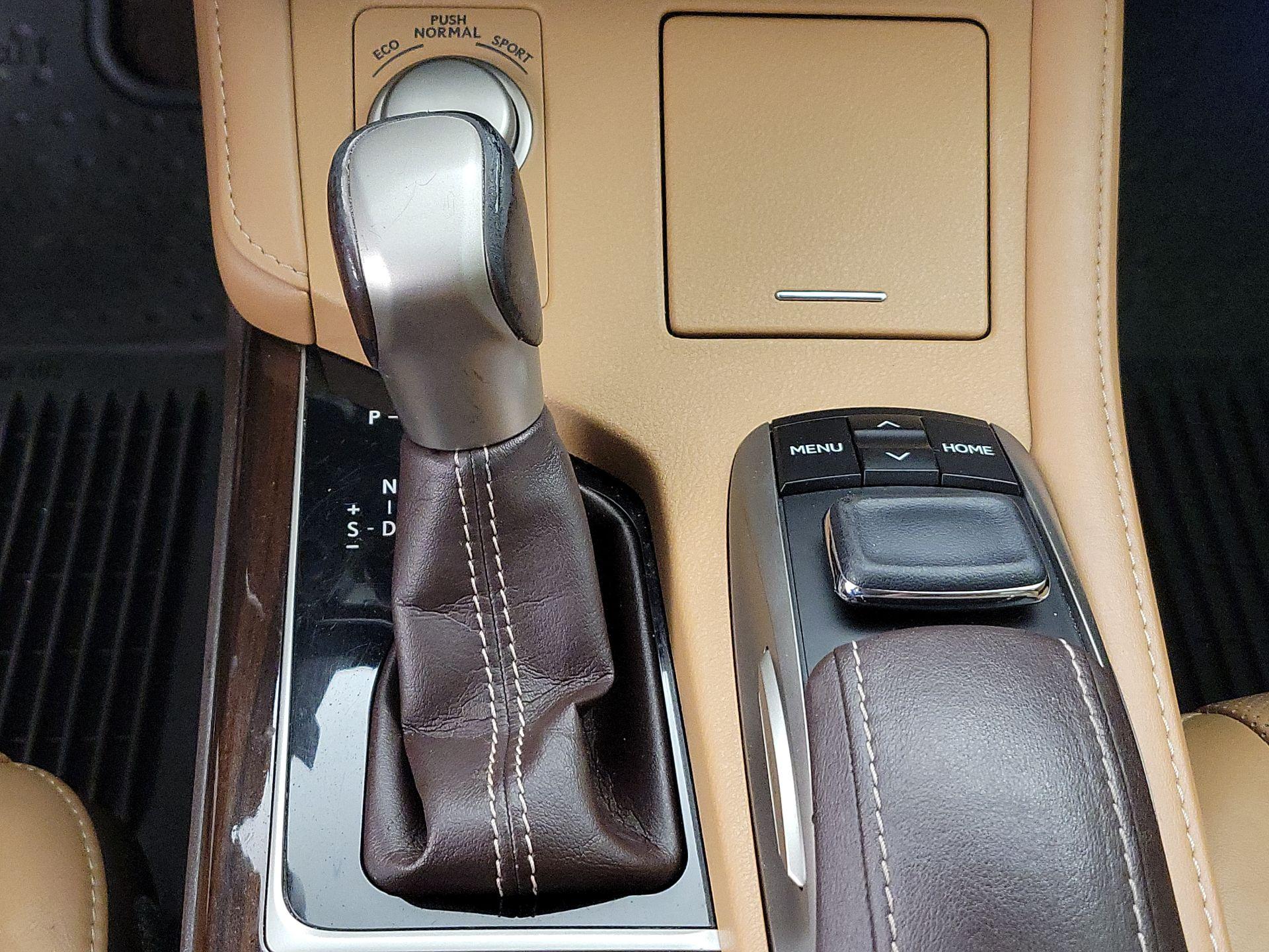 Thumbnail: 2016 Lexus ES - 18