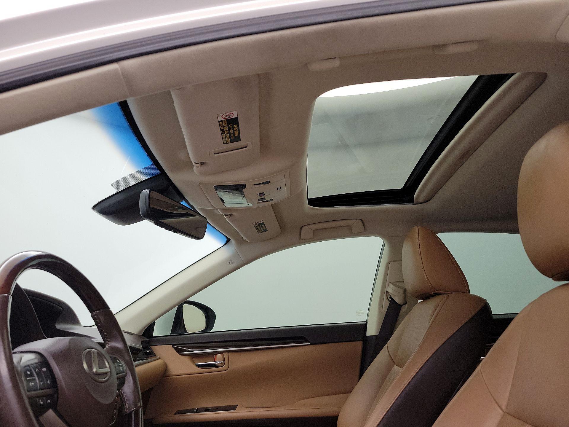 Thumbnail: 2016 Lexus ES - 20