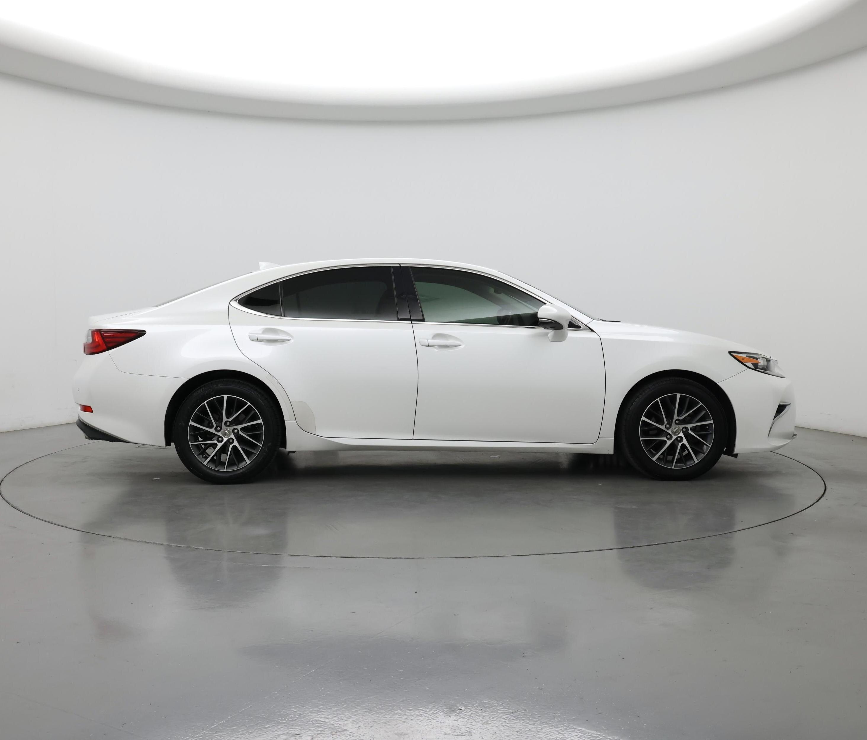 Thumbnail: 2016 Lexus ES - 7