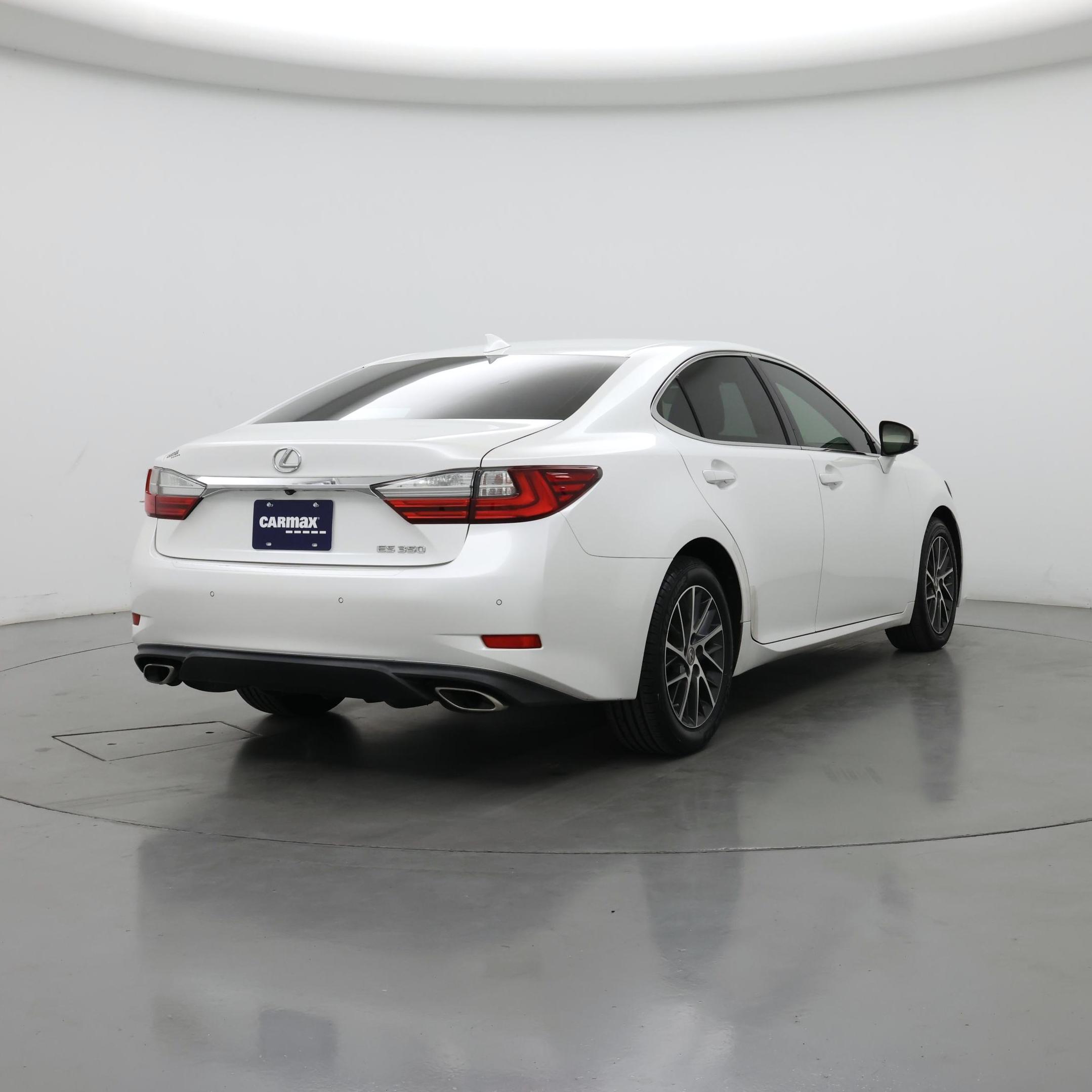 Thumbnail: 2016 Lexus ES - 8