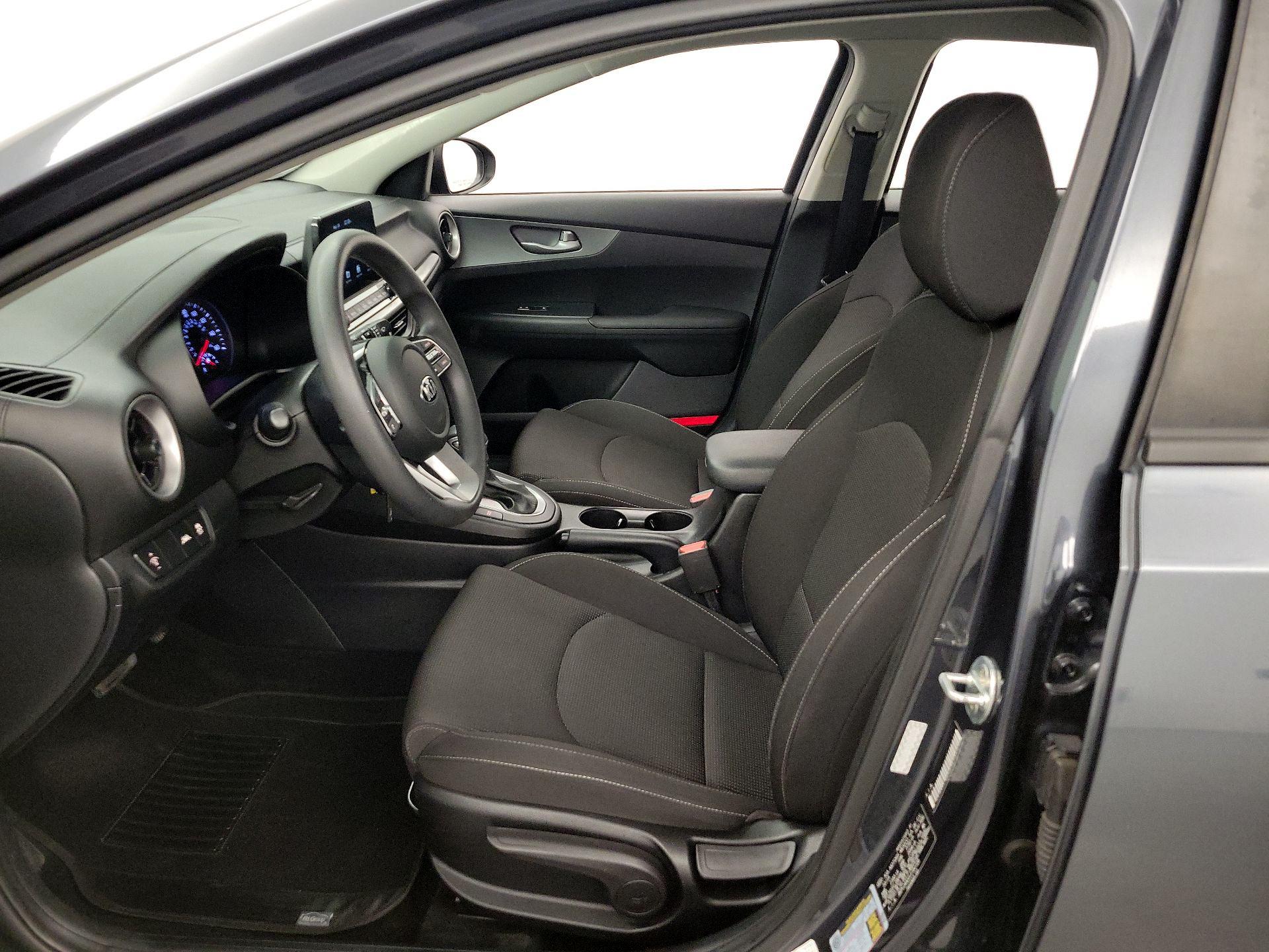 Thumbnail: 2020 Kia Forte - 11
