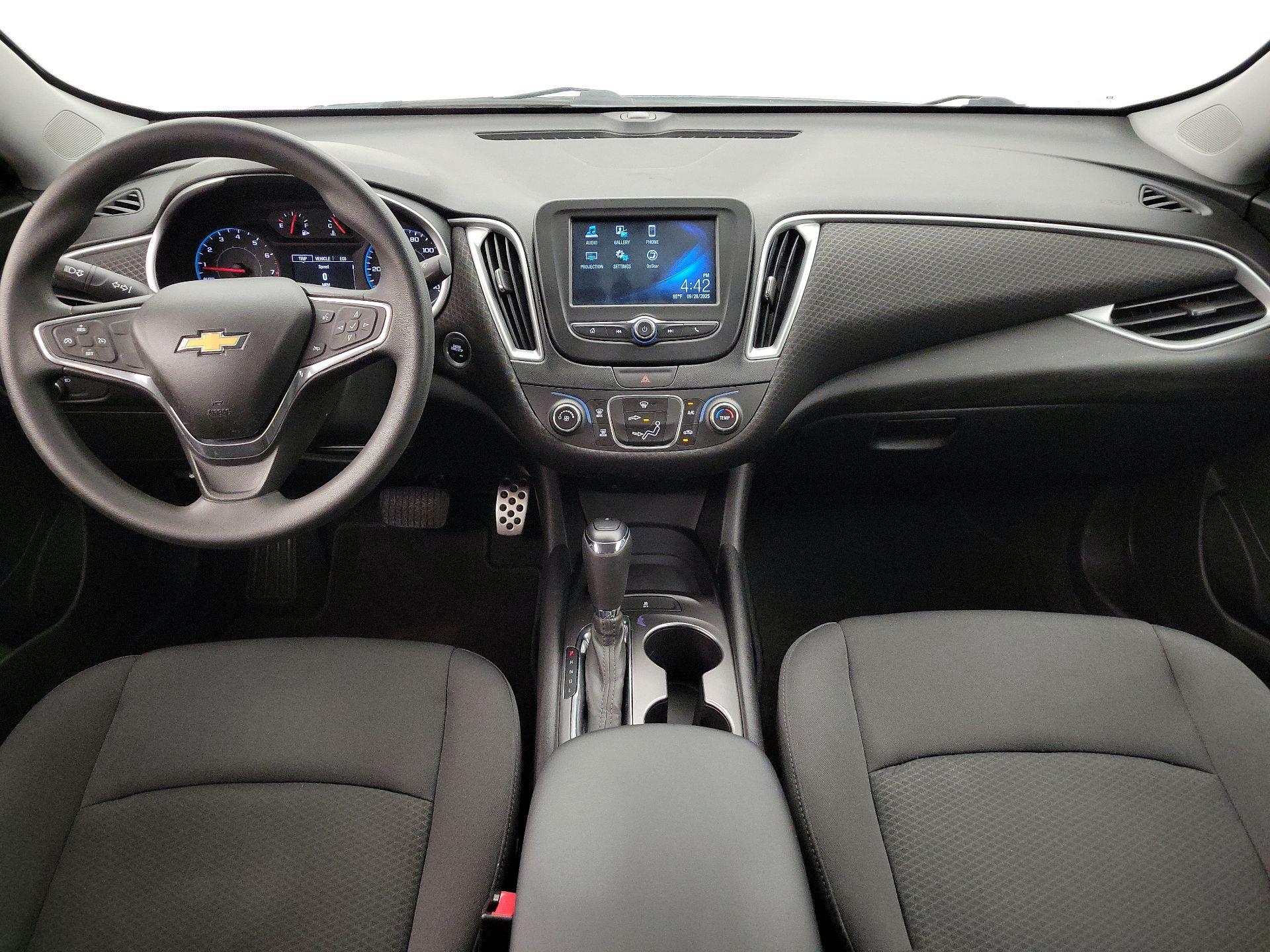 Thumbnail: 2016 Chevrolet Malibu - 9
