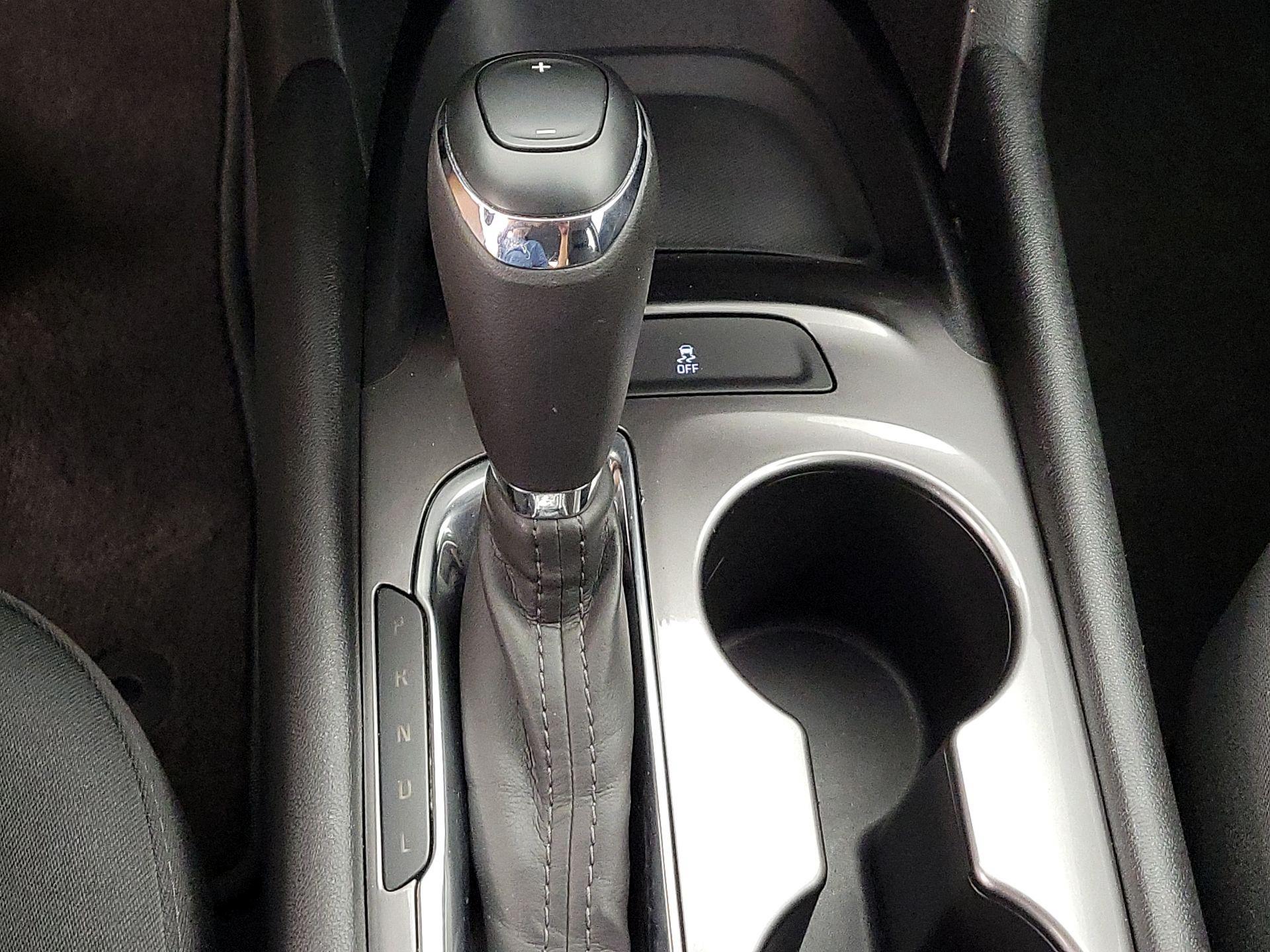 Thumbnail: 2016 Chevrolet Malibu - 17