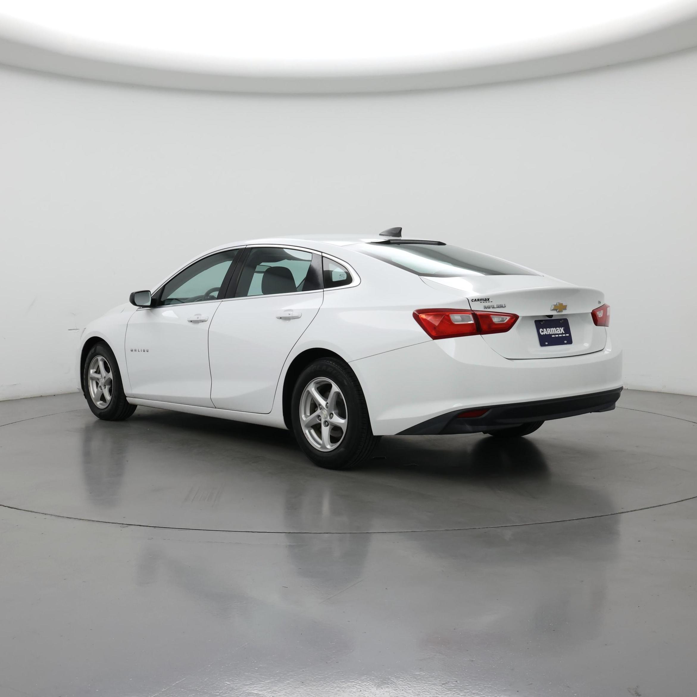 Thumbnail: 2016 Chevrolet Malibu - 2