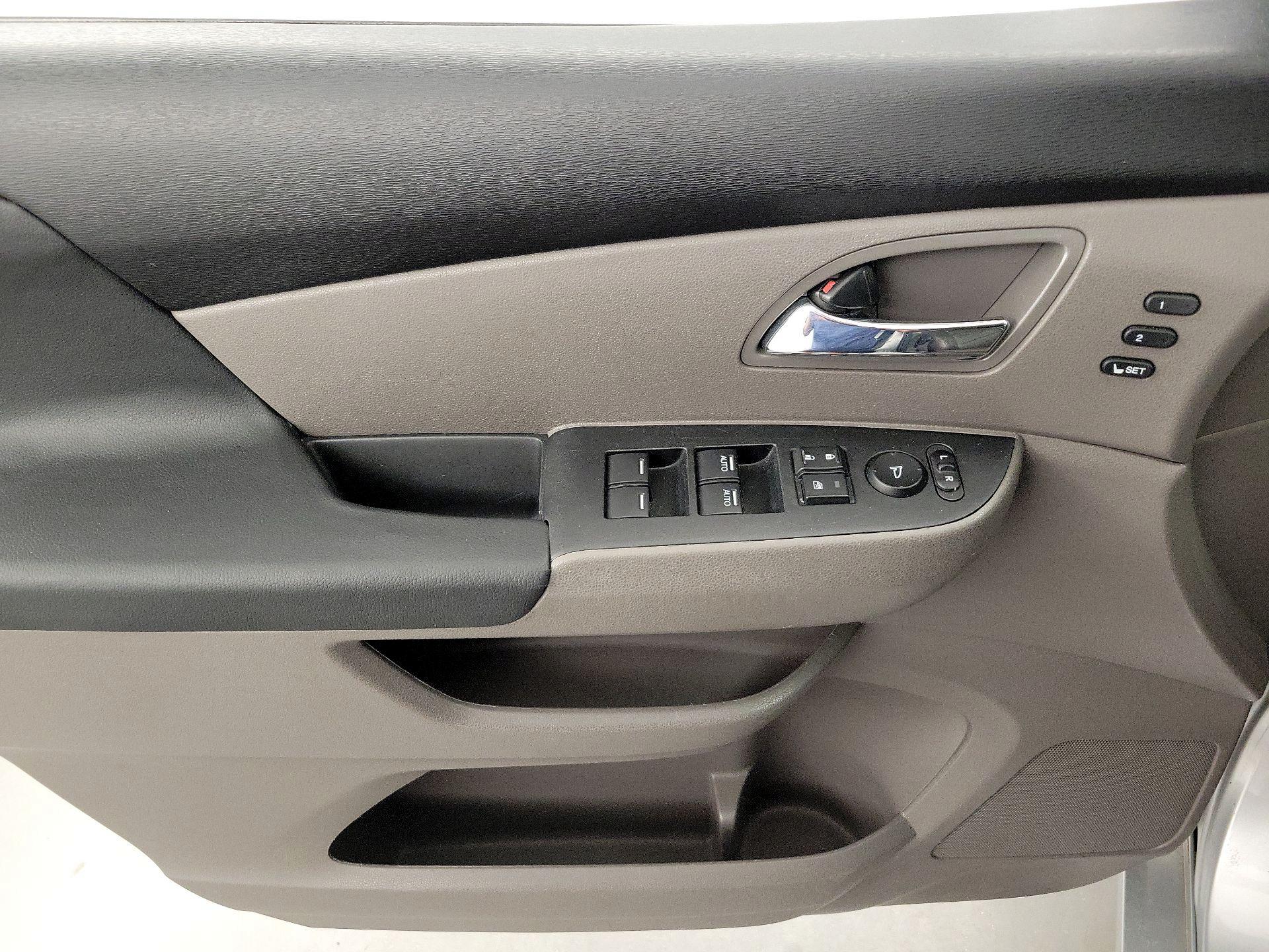 Thumbnail: 2015 Honda Odyssey - 12