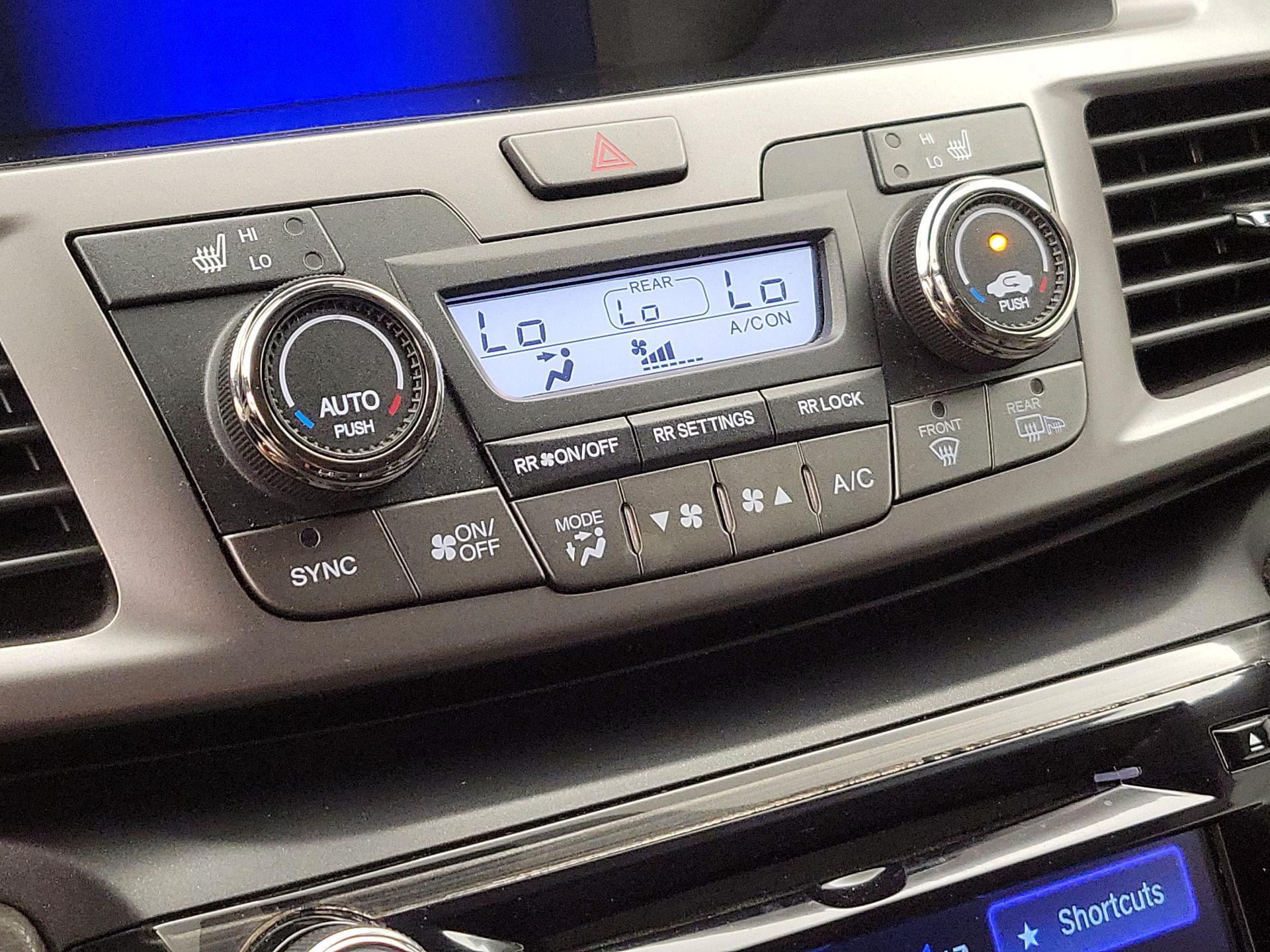 Thumbnail: 2015 Honda Odyssey - 16
