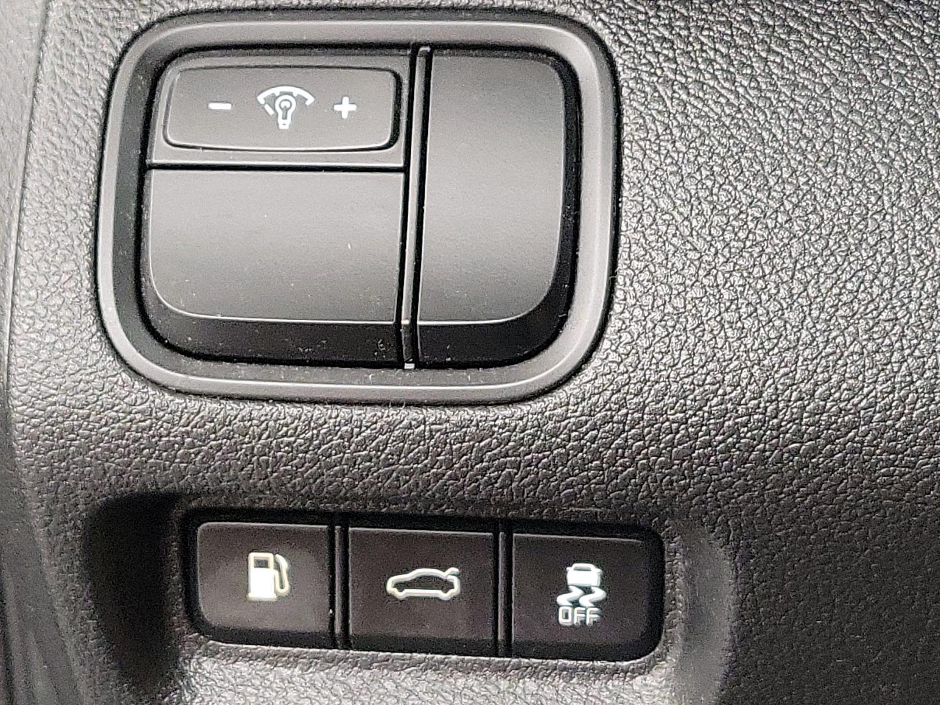 Thumbnail: 2017 Kia Optima - 13