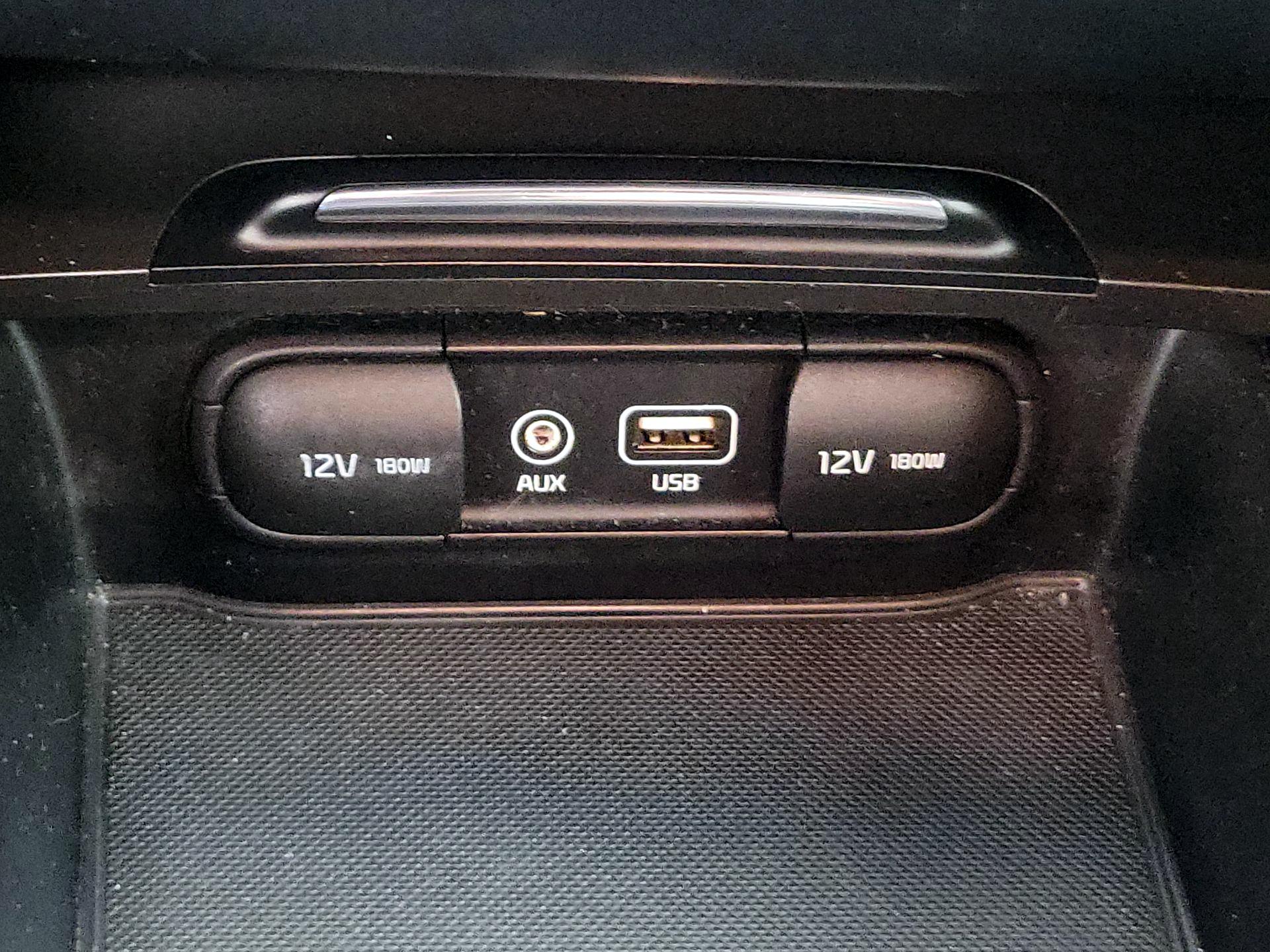 Thumbnail: 2017 Kia Optima - 18