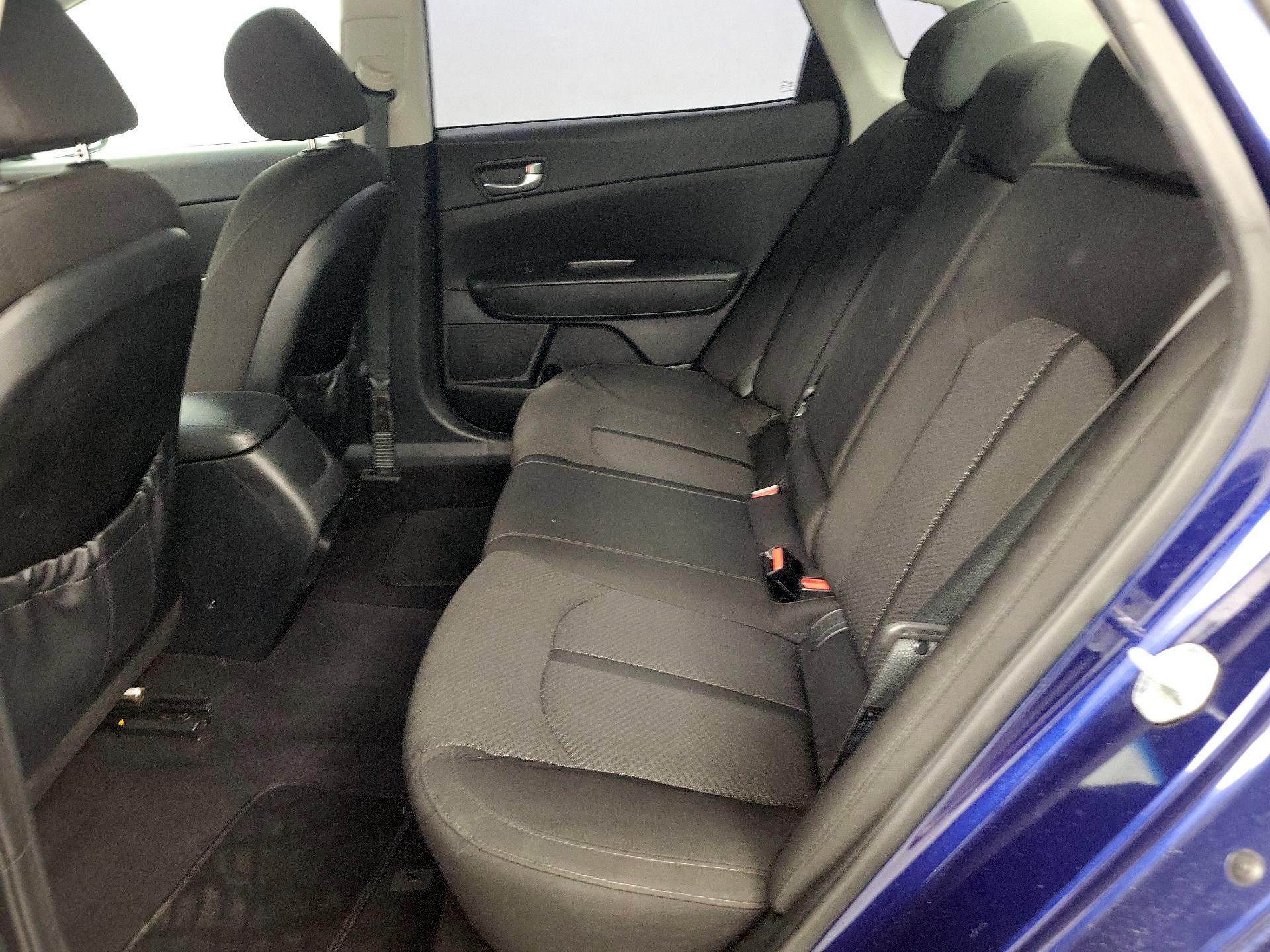 Thumbnail: 2017 Kia Optima - 19