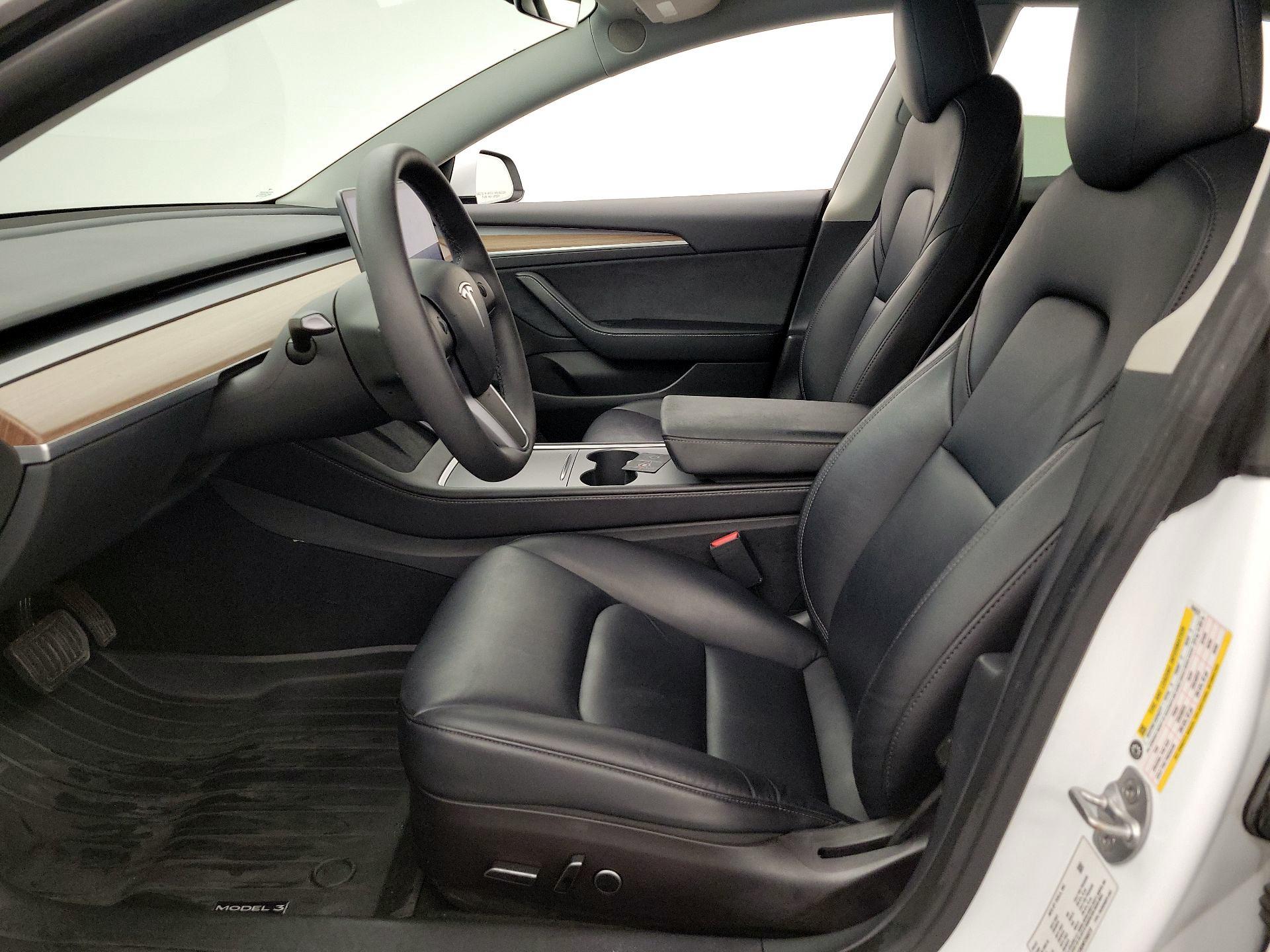 Thumbnail: 2022 Tesla Model 3 - 11