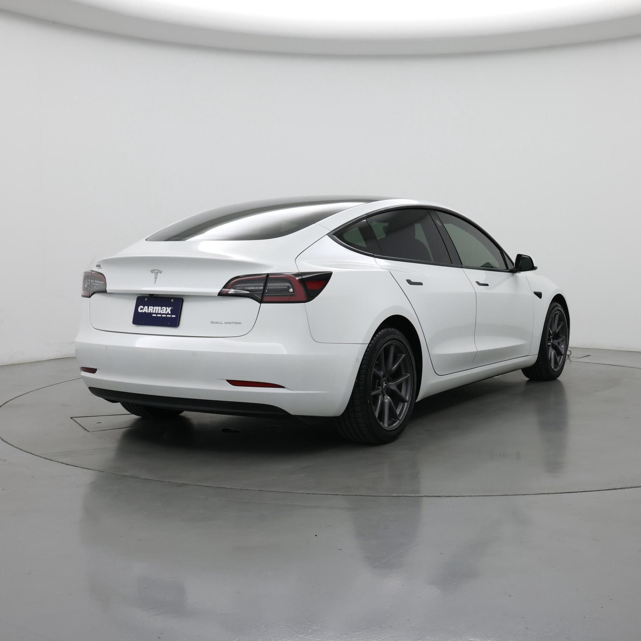 Thumbnail: 2022 Tesla Model 3 - 8