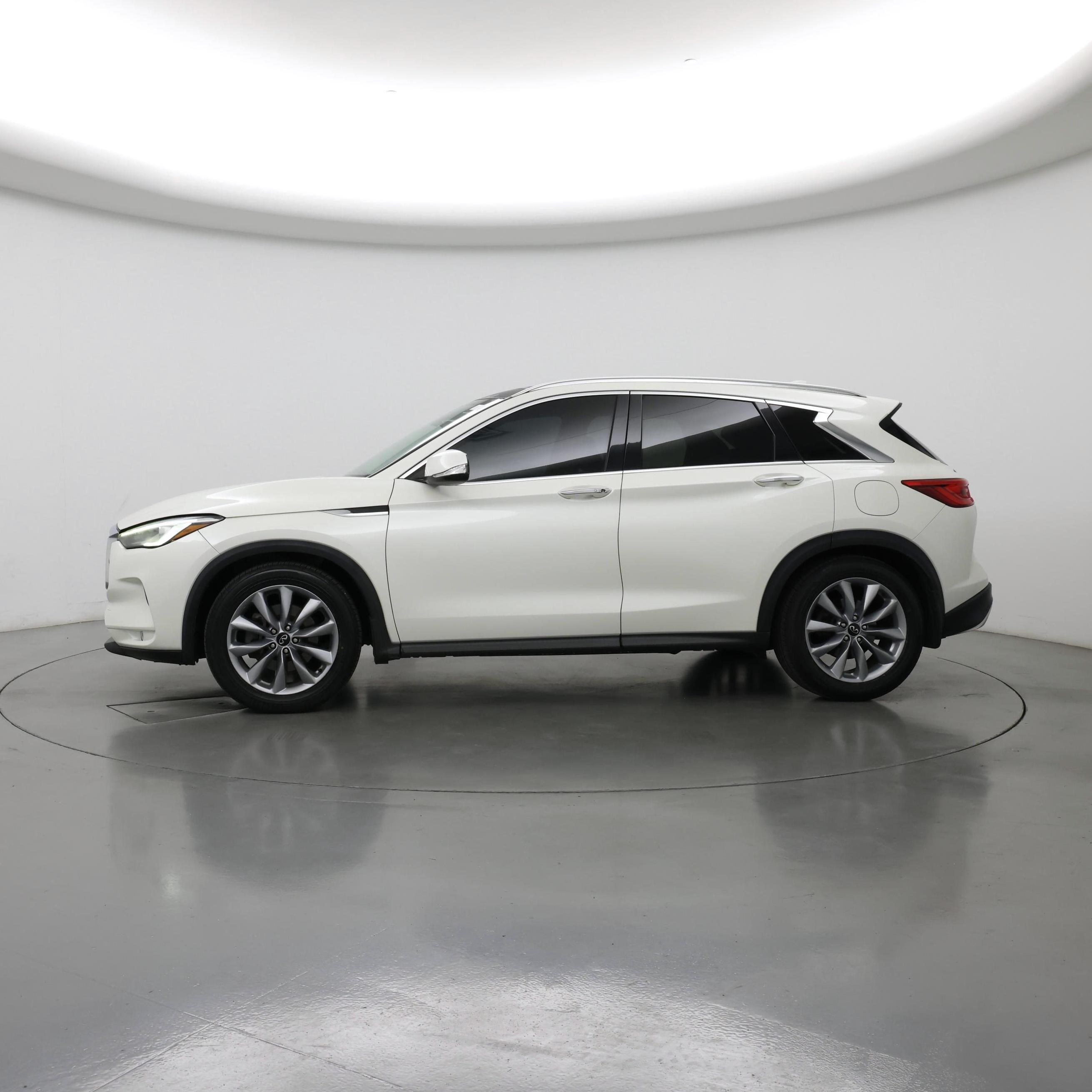 Thumbnail: 2021 INFINITI QX50 - 3