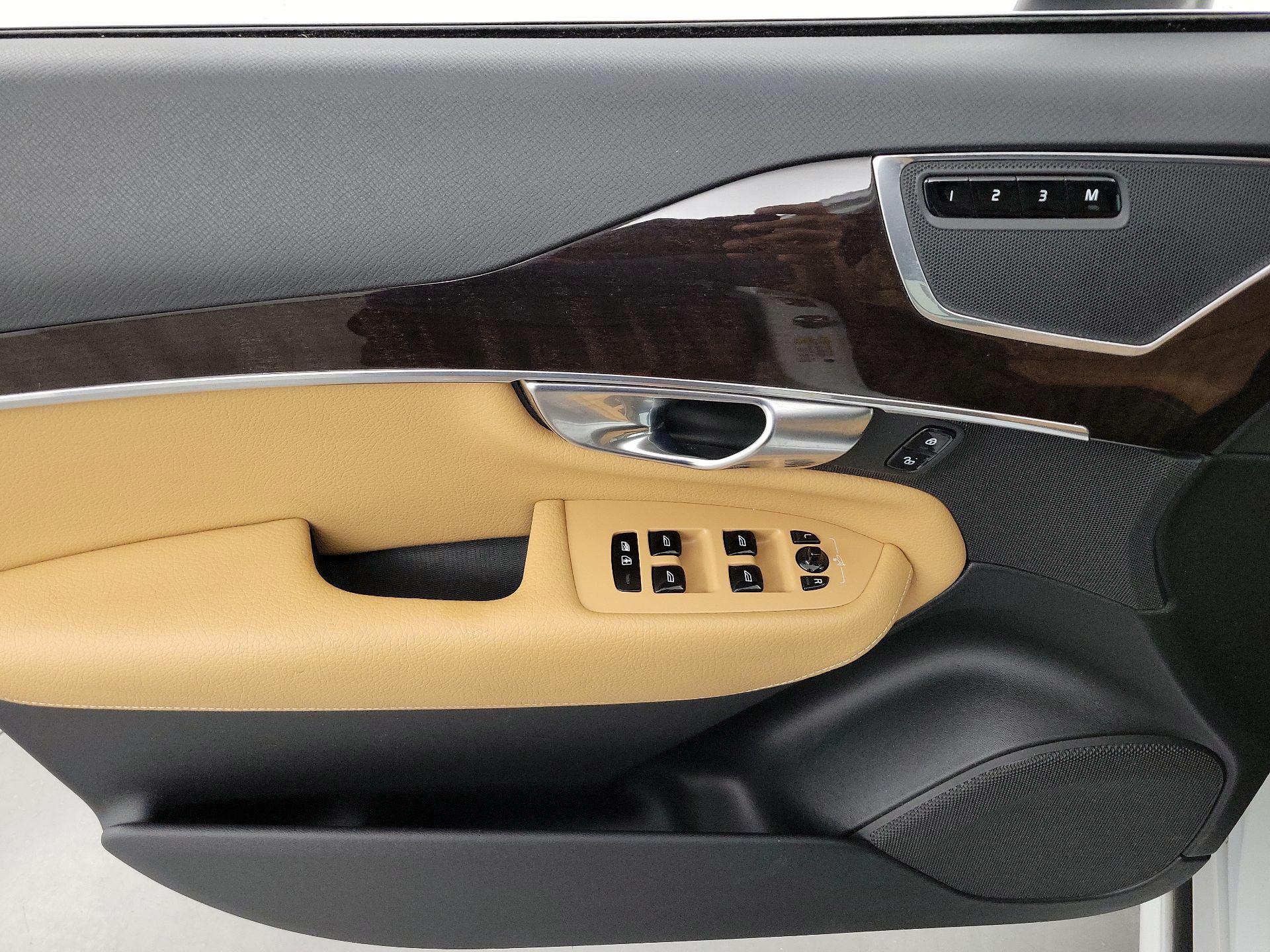 Thumbnail: 2019 Volvo XC90 - 12
