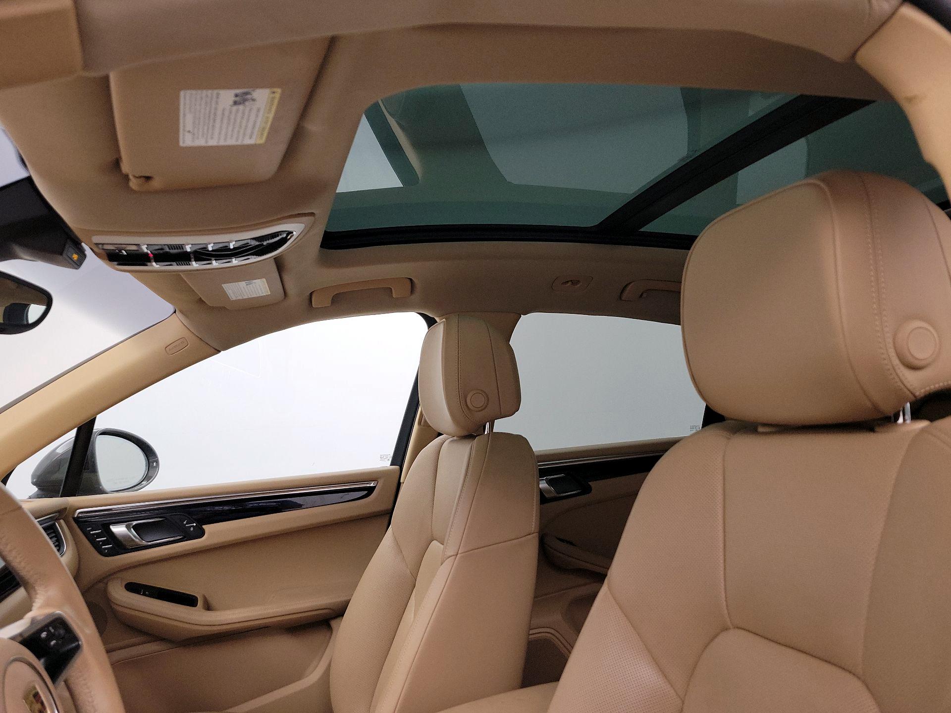 Thumbnail: 2016 Porsche Macan - 20